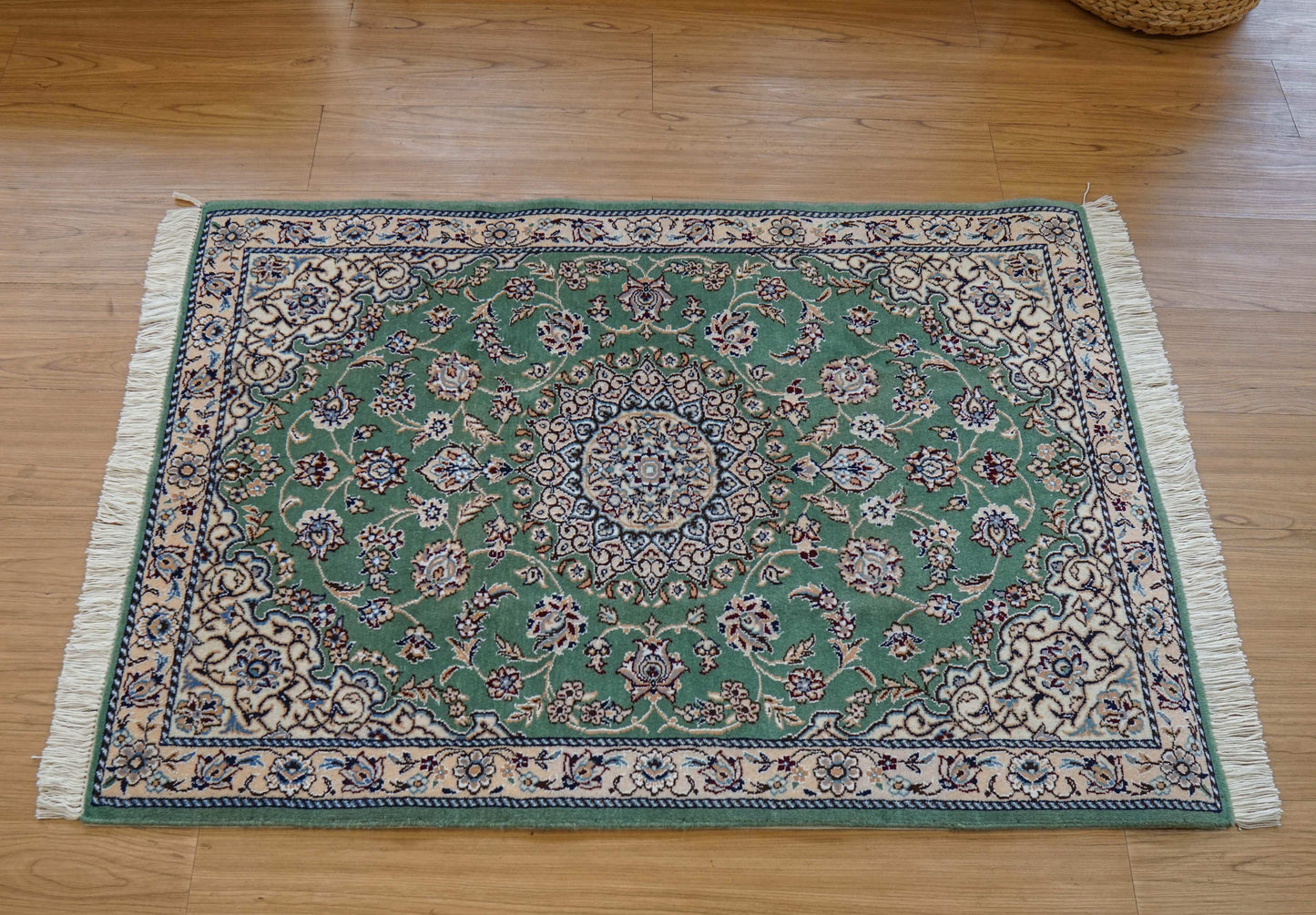  116×78cm ペルシャ手織り絨毯 ナイン産