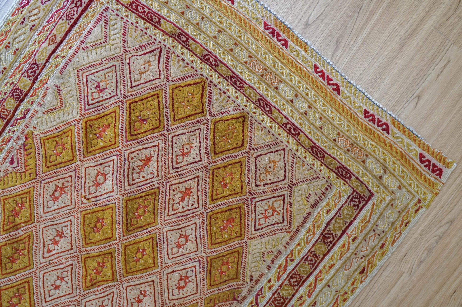 Collection アフガン手織りマシュワニキリム 121×94cm