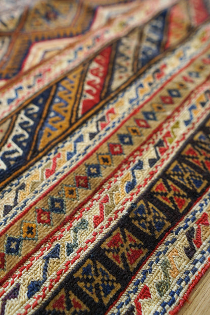 手織りマシュワニキリム アフガニスタン トライバルラグ 138×112cm