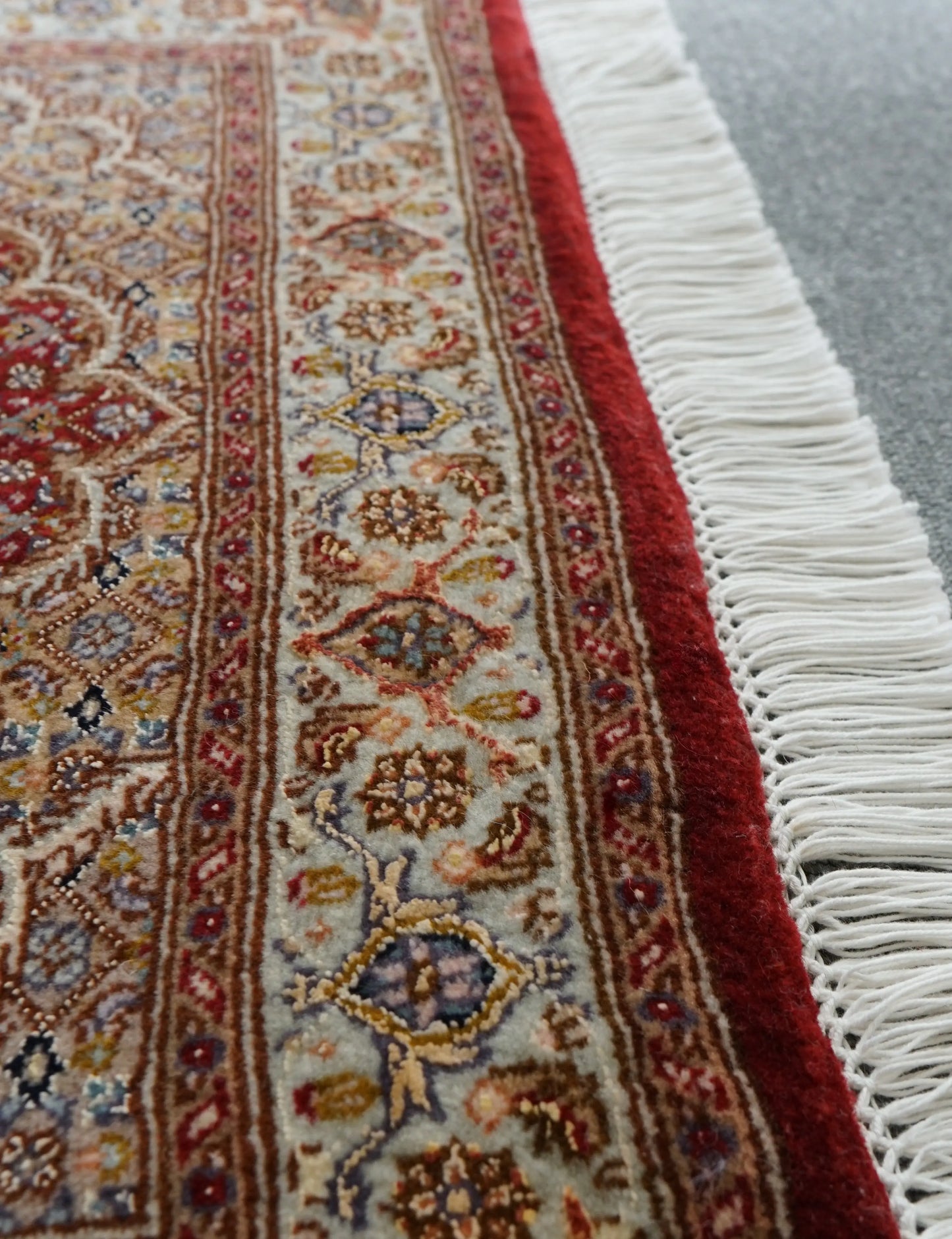 88×61cm【ペルシャ手織り絨毯 タブリーズ産　50RAJ】 Decorworks