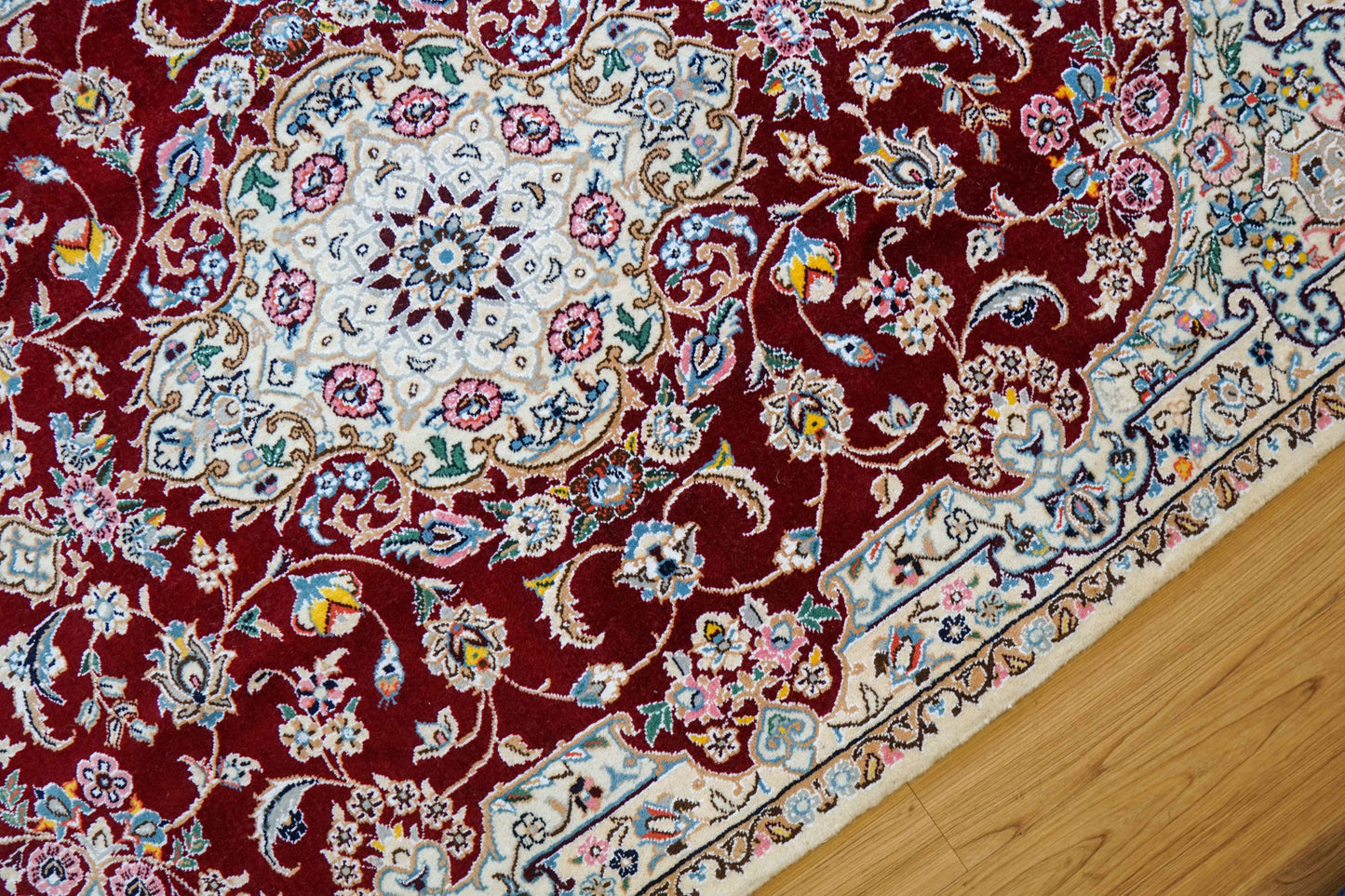 ペルシャ絨毯 ナイン 156×108cm