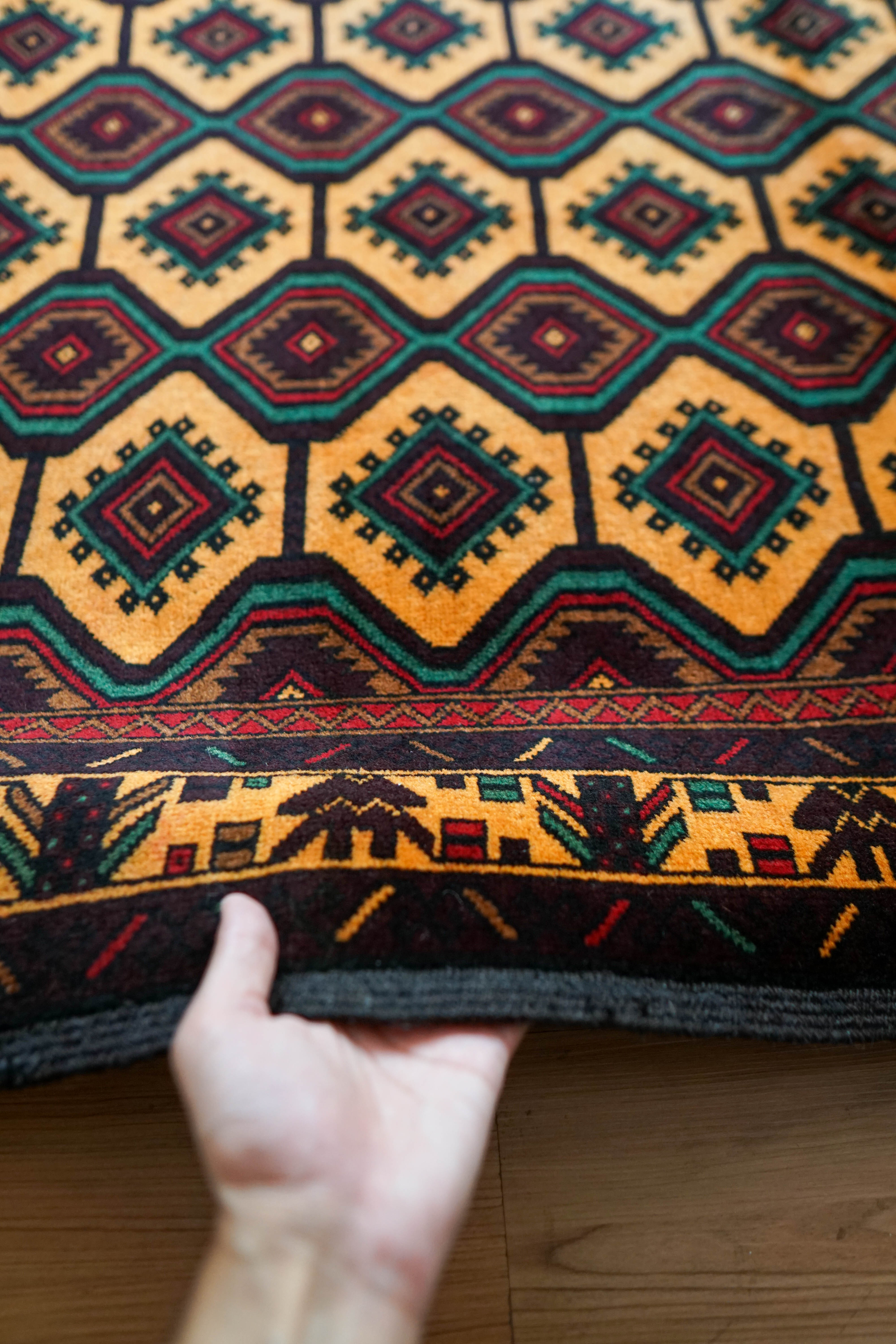 トライバルラグ（トルクメン族）180×113cm – Decorworks