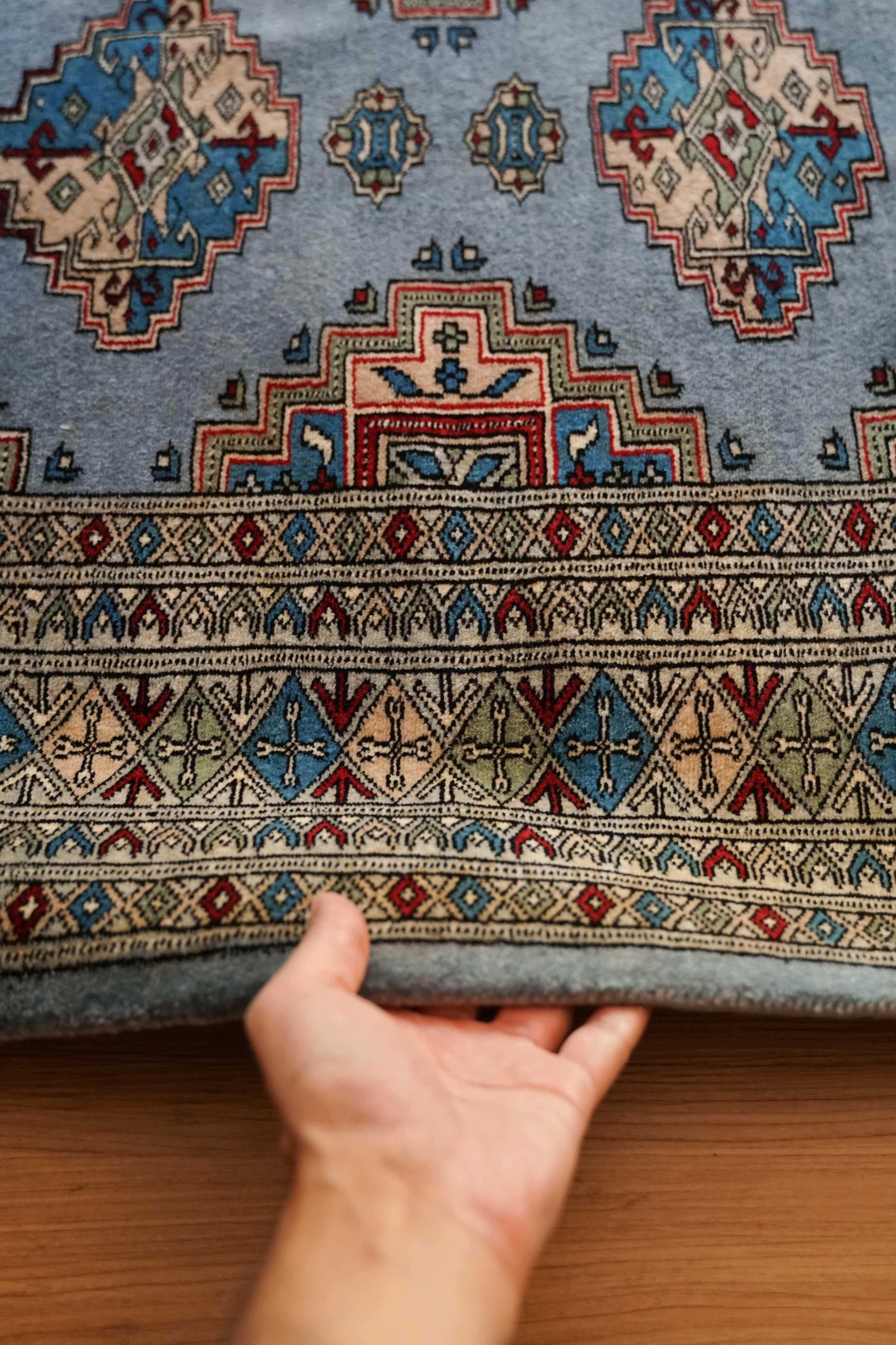  パキスタン手織り絨毯 トライバルラグ　ペルシャ絨毯 171×121cm