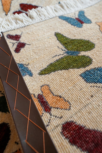  手織りペルシャ絨毯 ギャッベ リズバフト（カシュクリ）87×61cm｜蝶文様｜イラン製