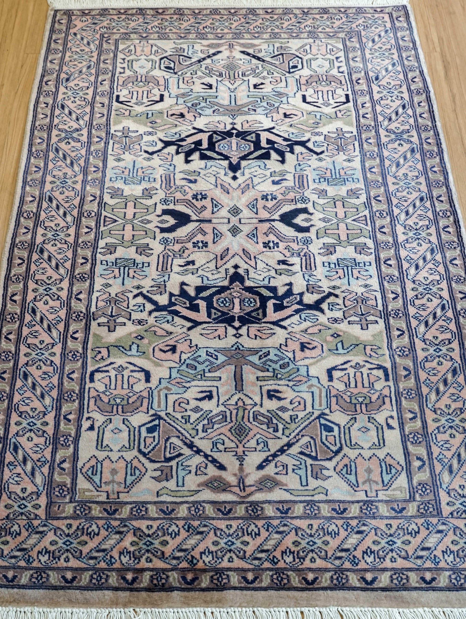  パキスタン手織り絨毯 トライバルラグ 160×98cm ウール