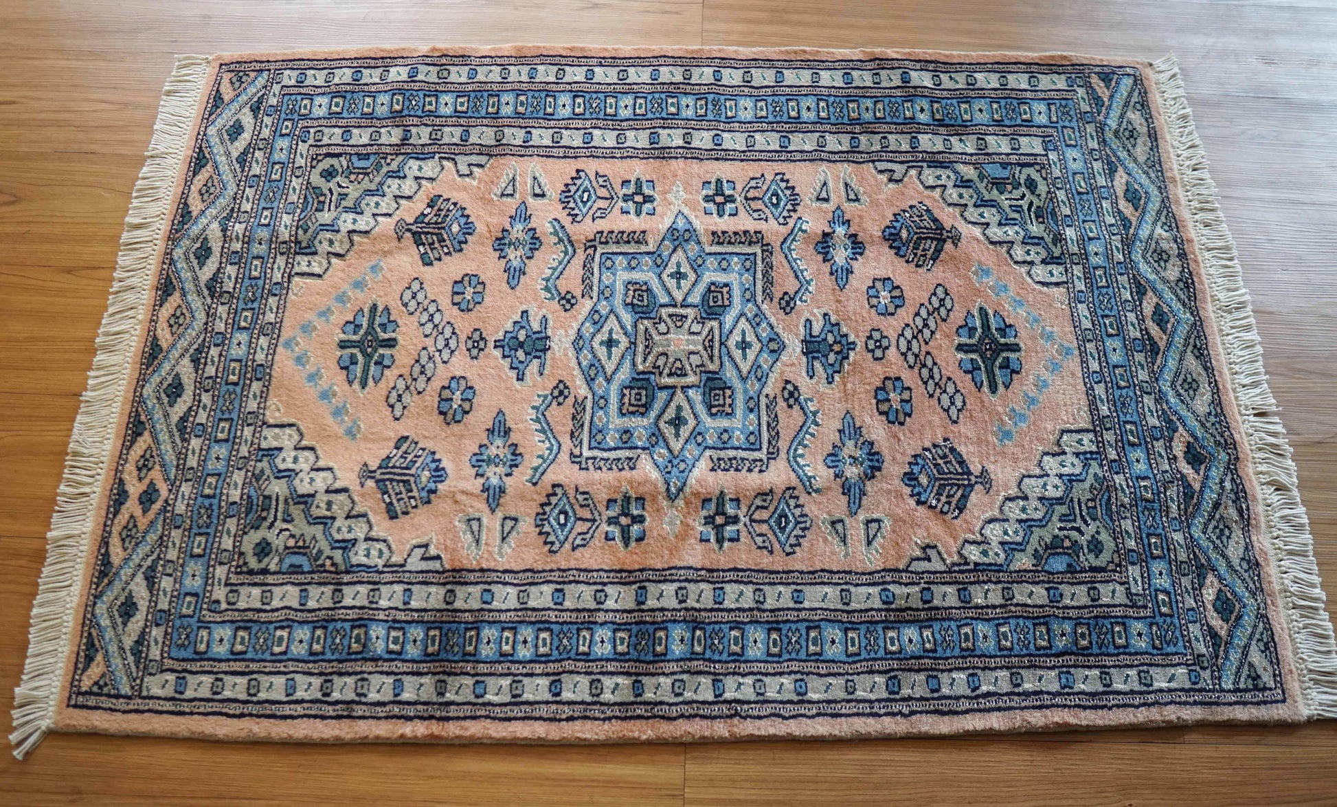  パキスタン手織り絨毯 116×78cm　　トライバルラグ