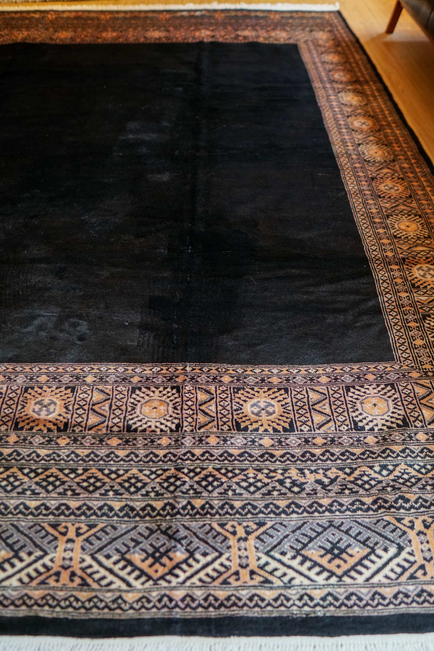  パキスタン手織り絨毯 293×254cm