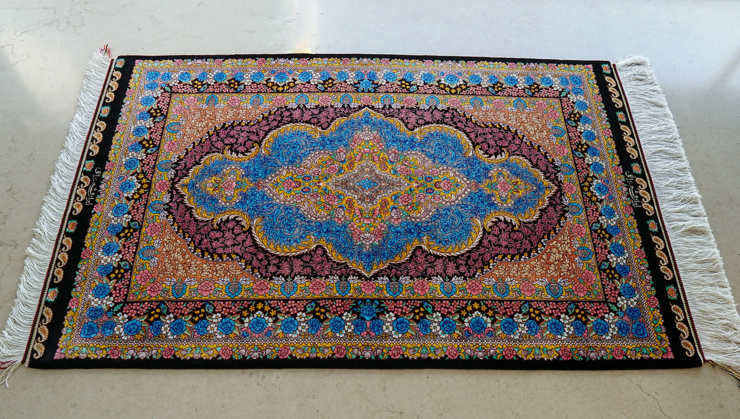 123×78cm　 ペルシャ絨毯クム産シルク 100%　 Decorworks