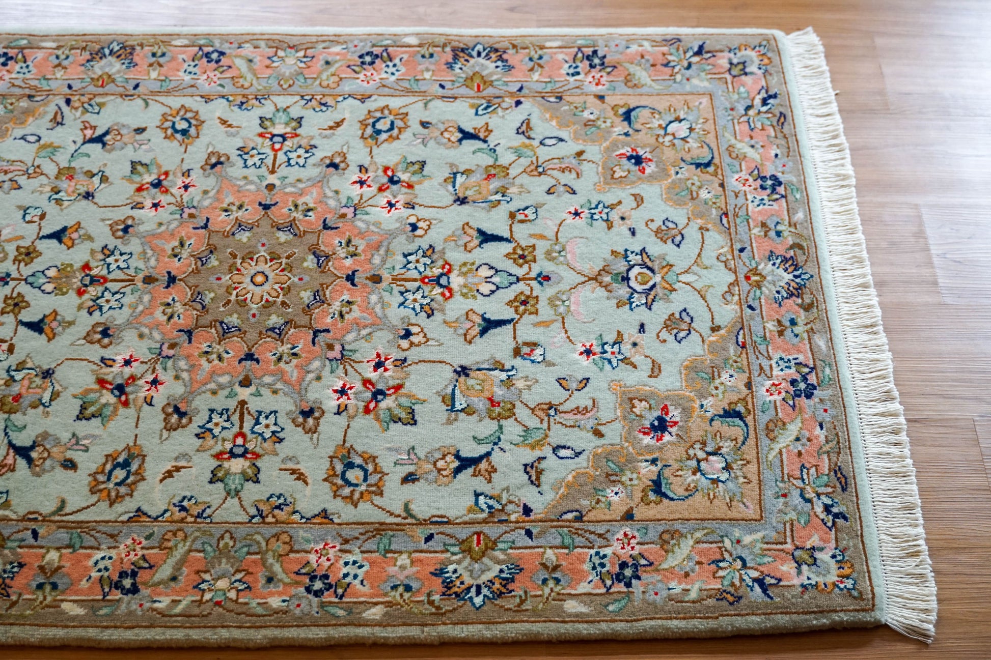 Collection ペルシャ絨毯 カシャーン産 130×85cm ｜ ウールとシルクが織りなす柔らかな光と伝統の花文様