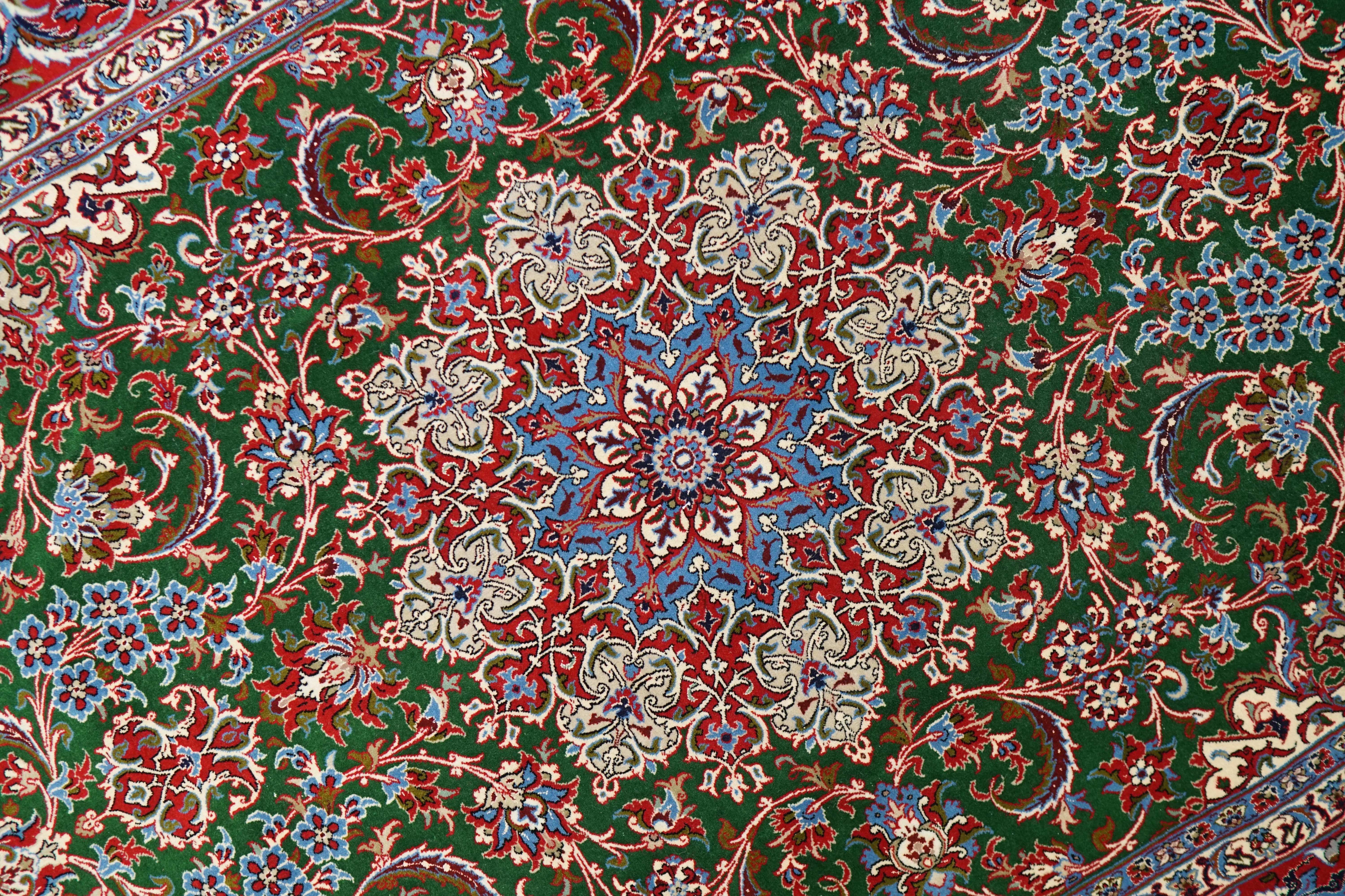 ペルシャ手織り絨毯 イスファハン産 245×157cm コルクウール＆シルク