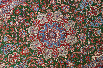 Collection ペルシャ手織り絨毯 イスファハン産 245×157cm — 精緻な花唐草と伝統文様の調和