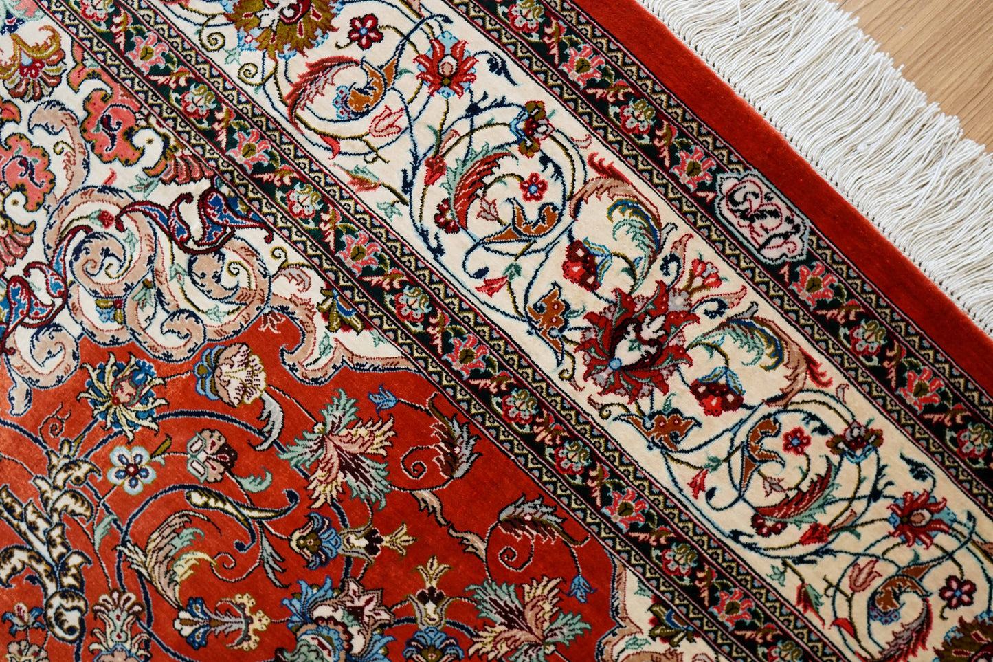 ペルシャ絨毯 クム産 モハマディ工房 シルク100% 197×130cm｜手織り 高密度シルクラグ メダリオンデザイン