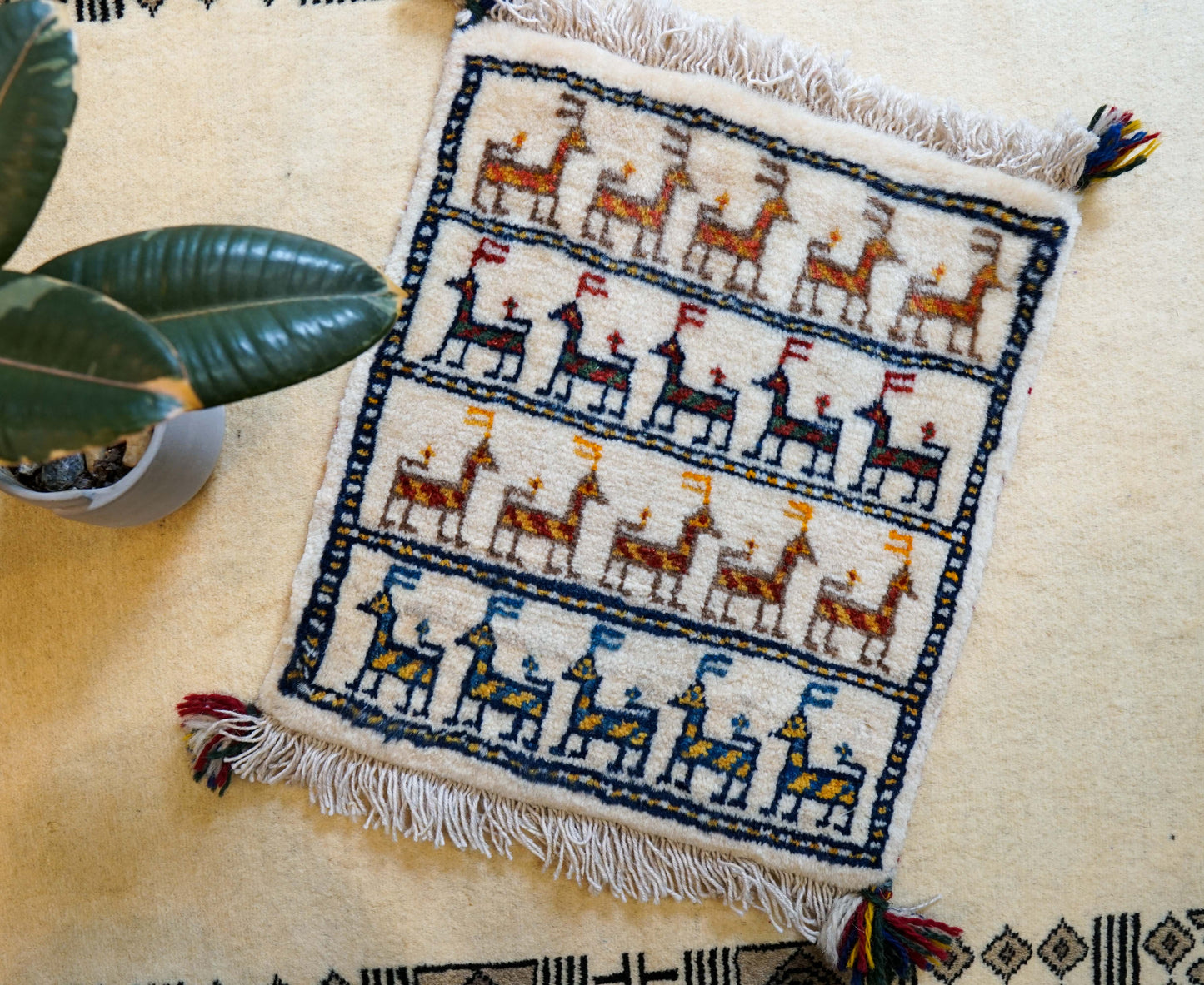 ペルシャ絨毯 手織りギャッベ カシュクリ族ギャッベ 40×40cm