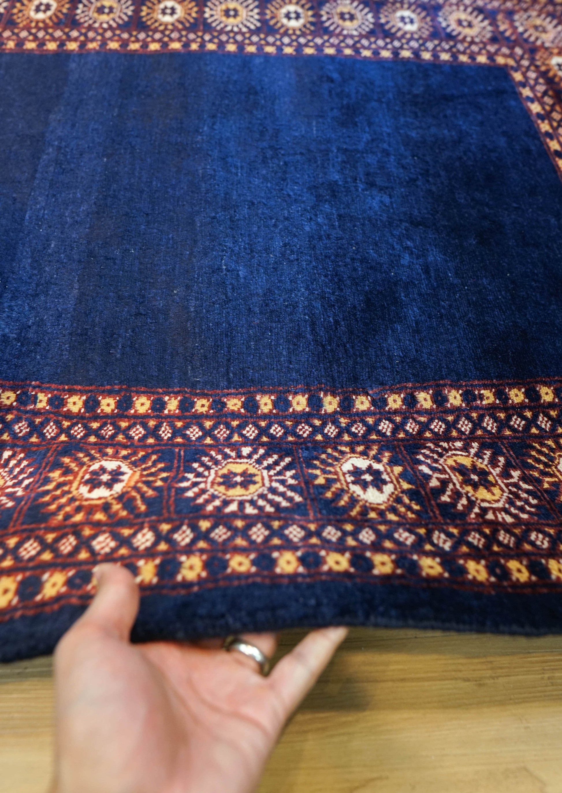  パキスタン手織り絨毯 157×97cm