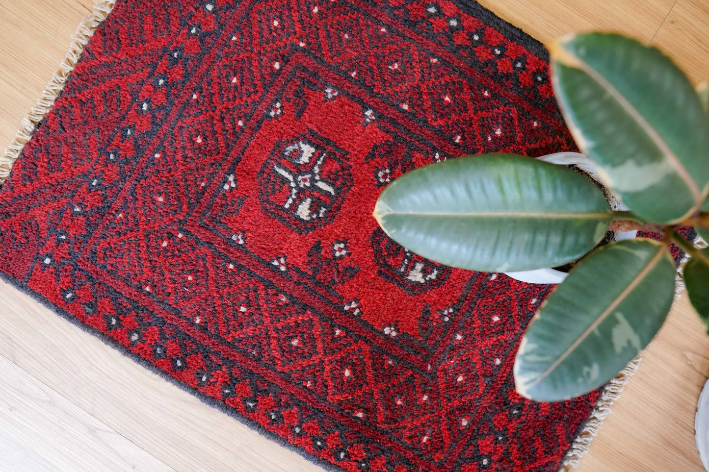 トルクメン 手織り絨毯 トライバルラグ ヴィンテージラグ 60×49cm