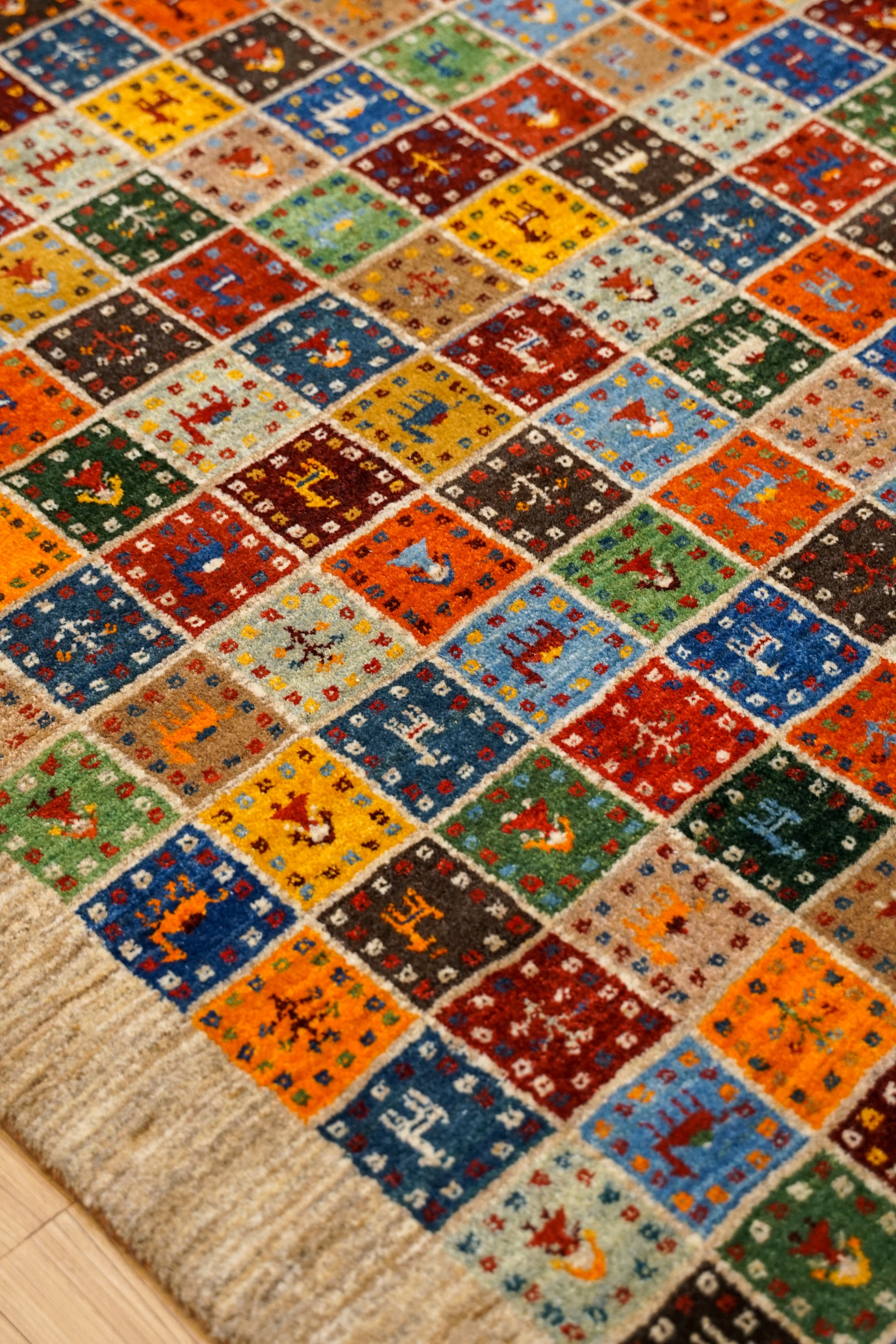  ペルシャ絨毯 手織りカシュクリギャッベ 188×118cm リズバフト