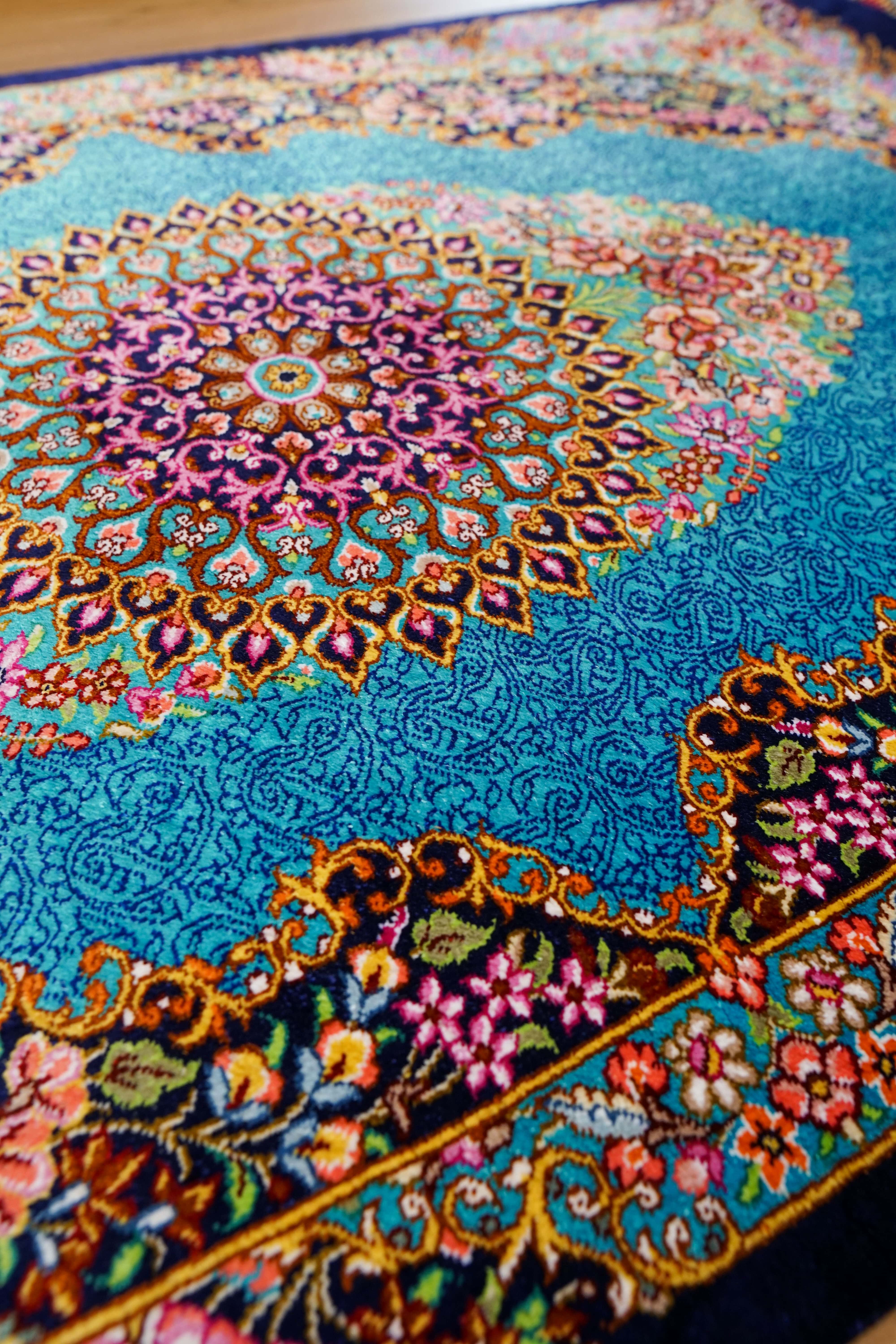 ペルシャ絨毯 クム産 89×59cm シルク100% 証明書付 – Decorworks