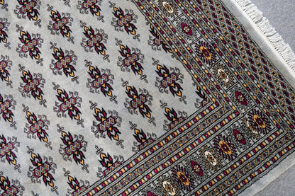 184×132cm パキスタン手織り絨毯 Decorworks