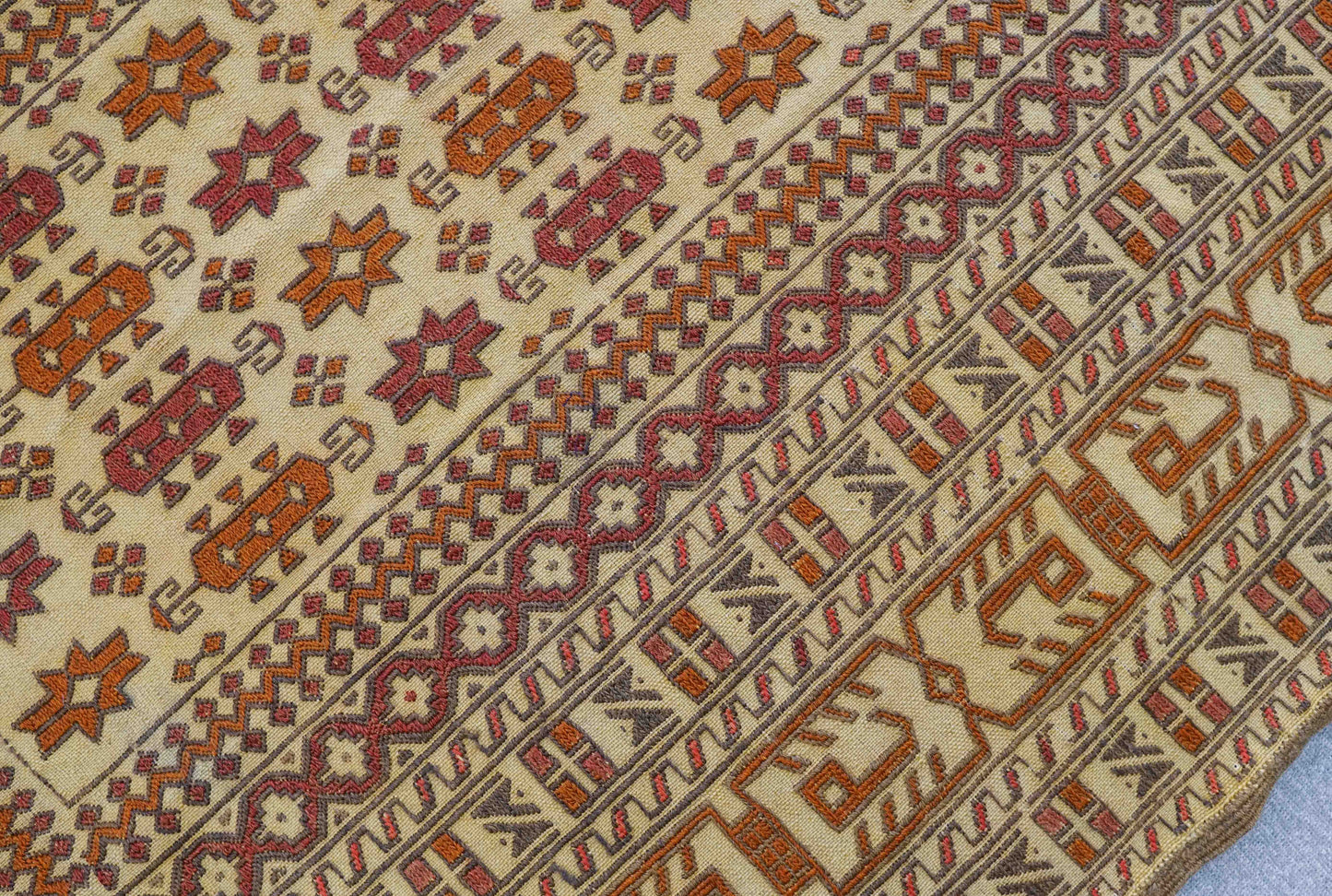  190×131cm　ペルシャ手織りキリム