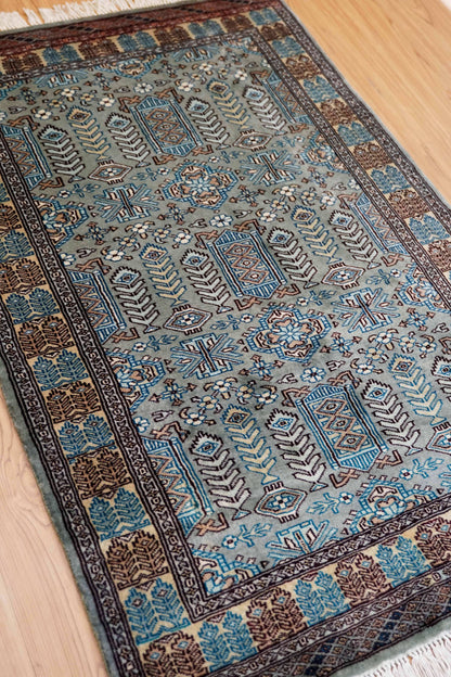  123×81cm パキスタン手織り絨毯