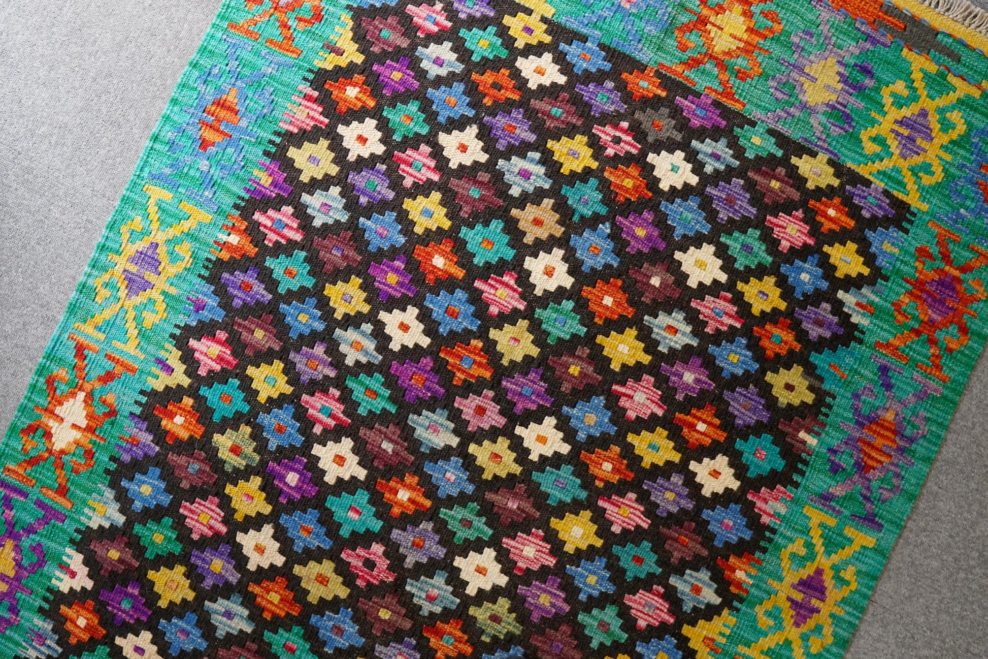 149×102cm　　アフガニスタン手織りキリム　　　 Decorworks