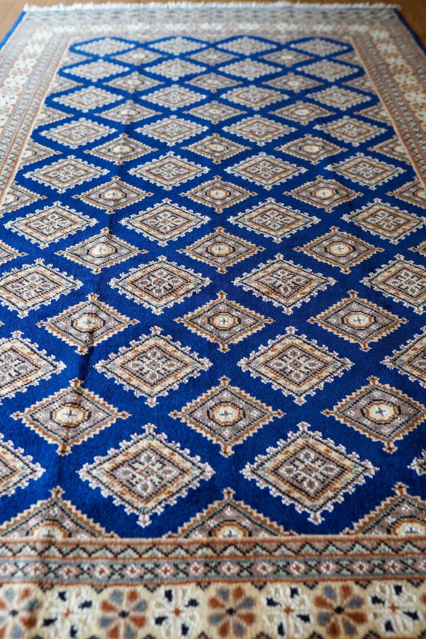  パキスタン手織り絨毯 185×126cm . トライバルラグ