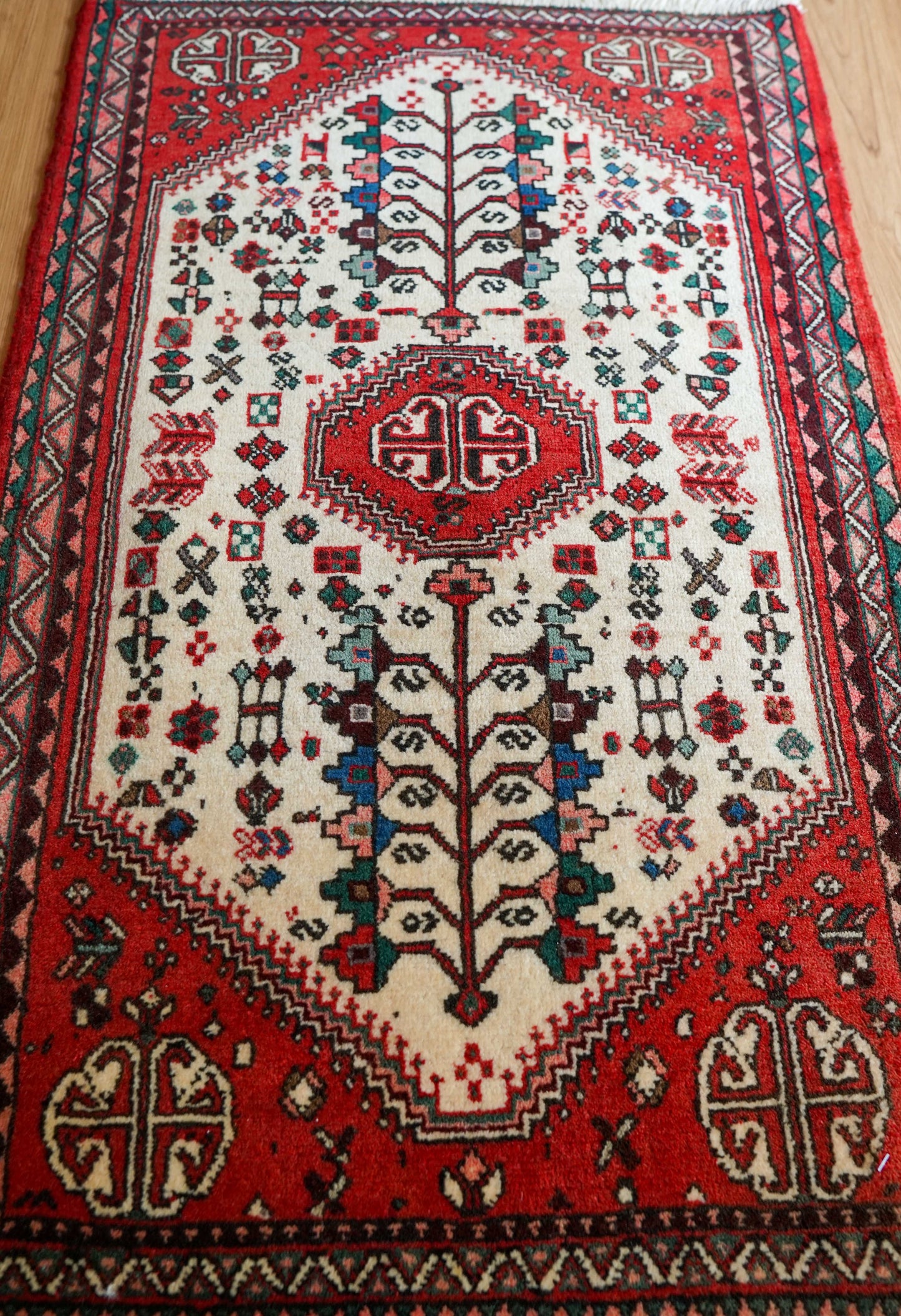  オールド・アバデ産ペルシャ絨毯 トライバルラグ 101×62cm