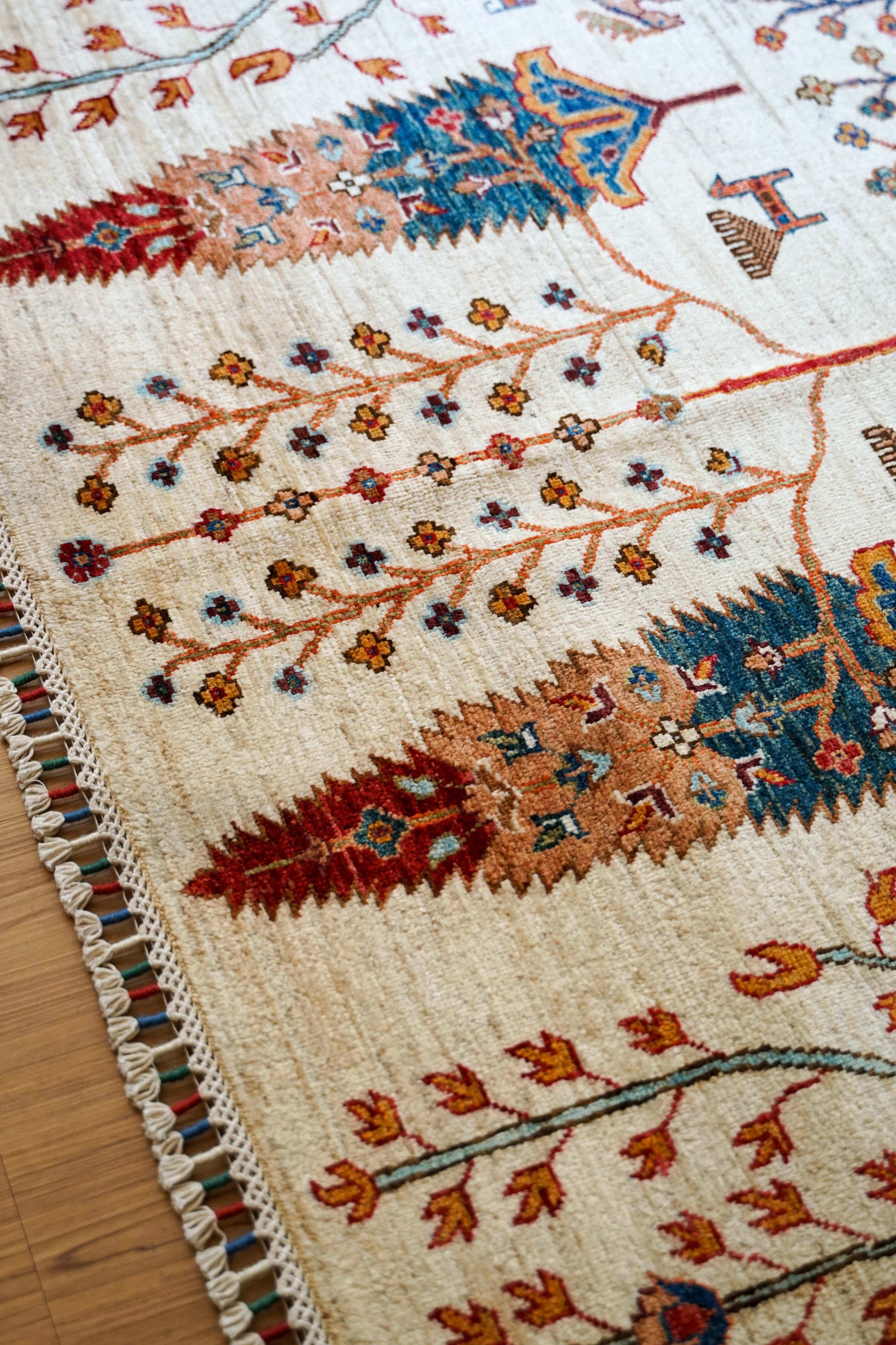  アフガニスタン 手織りガズニギャッベ 203×154cm｜草木染め・生命の木と動物文様