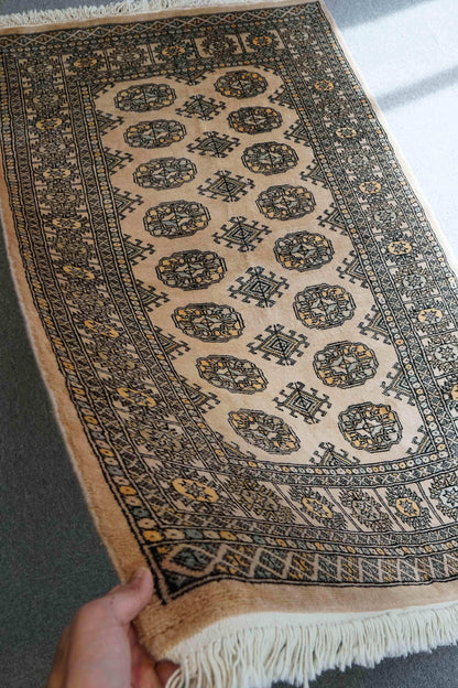  パキスタン手織り絨毯 155×94cm