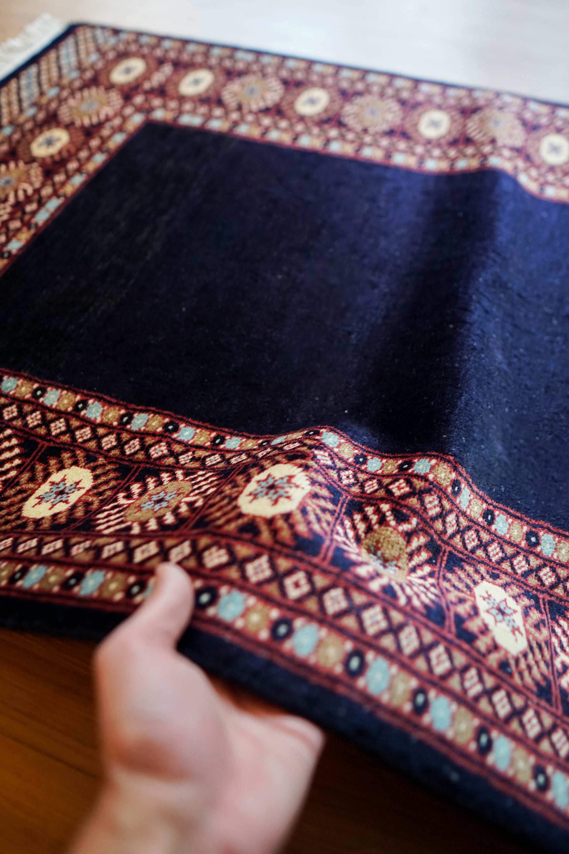  パキスタン手織り絨毯 154×91cm