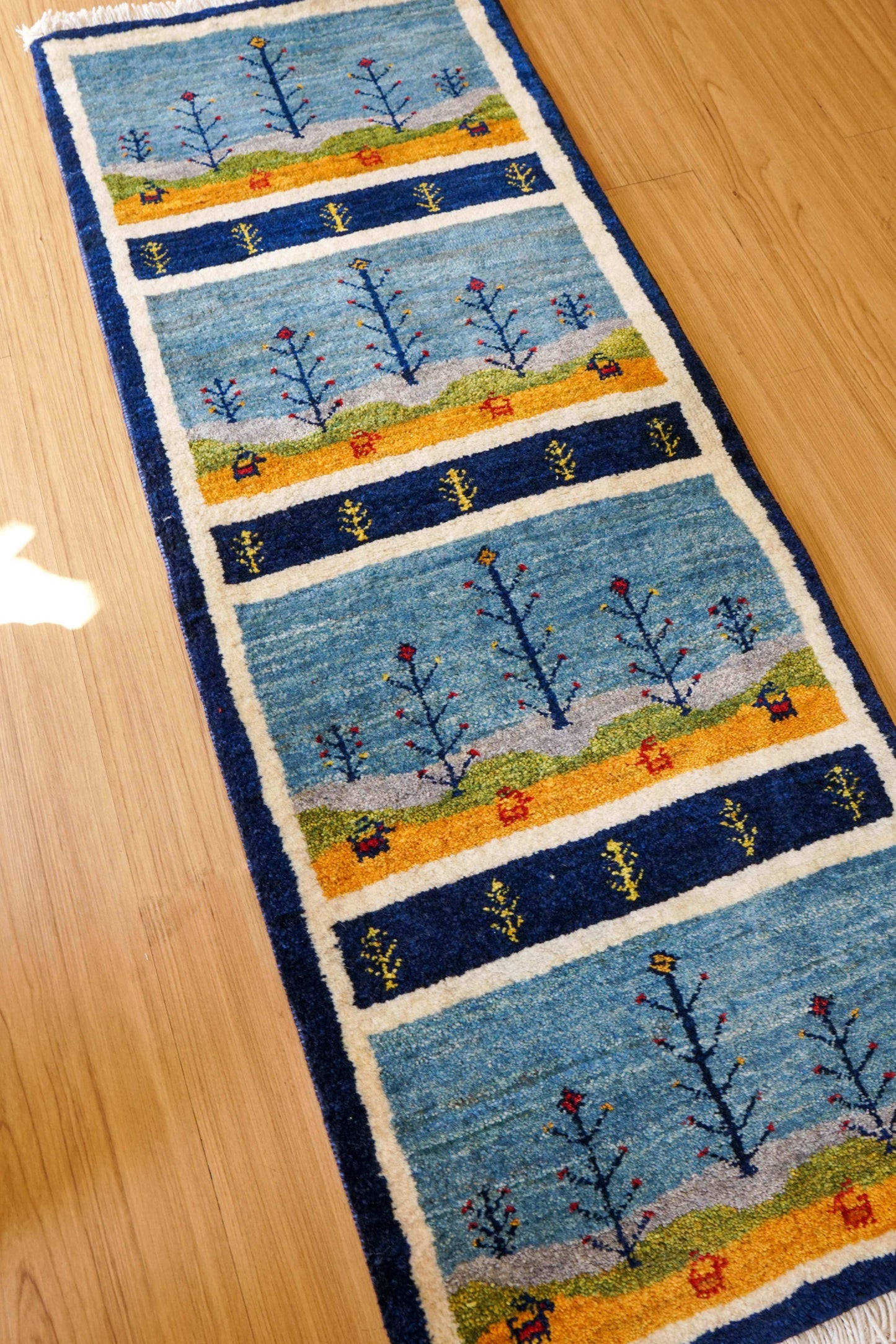  ペルシャ手織りカシュクリギャッベ リズ バフト ギャベ 手織り絨毯 114×44cm