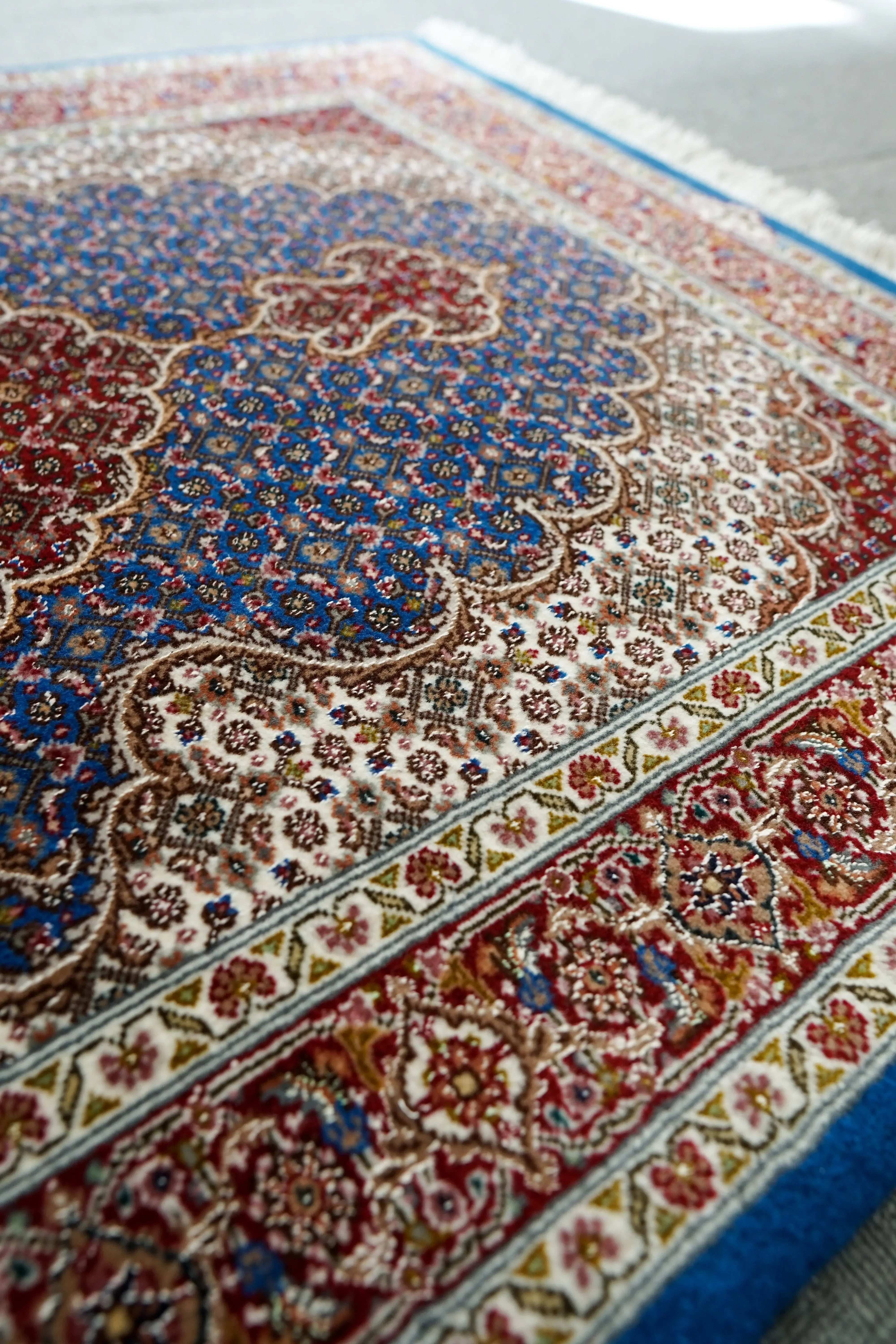 ペルシャ手織り絨毯120×82cmタブリーズ産 50RAJ - Decorworks