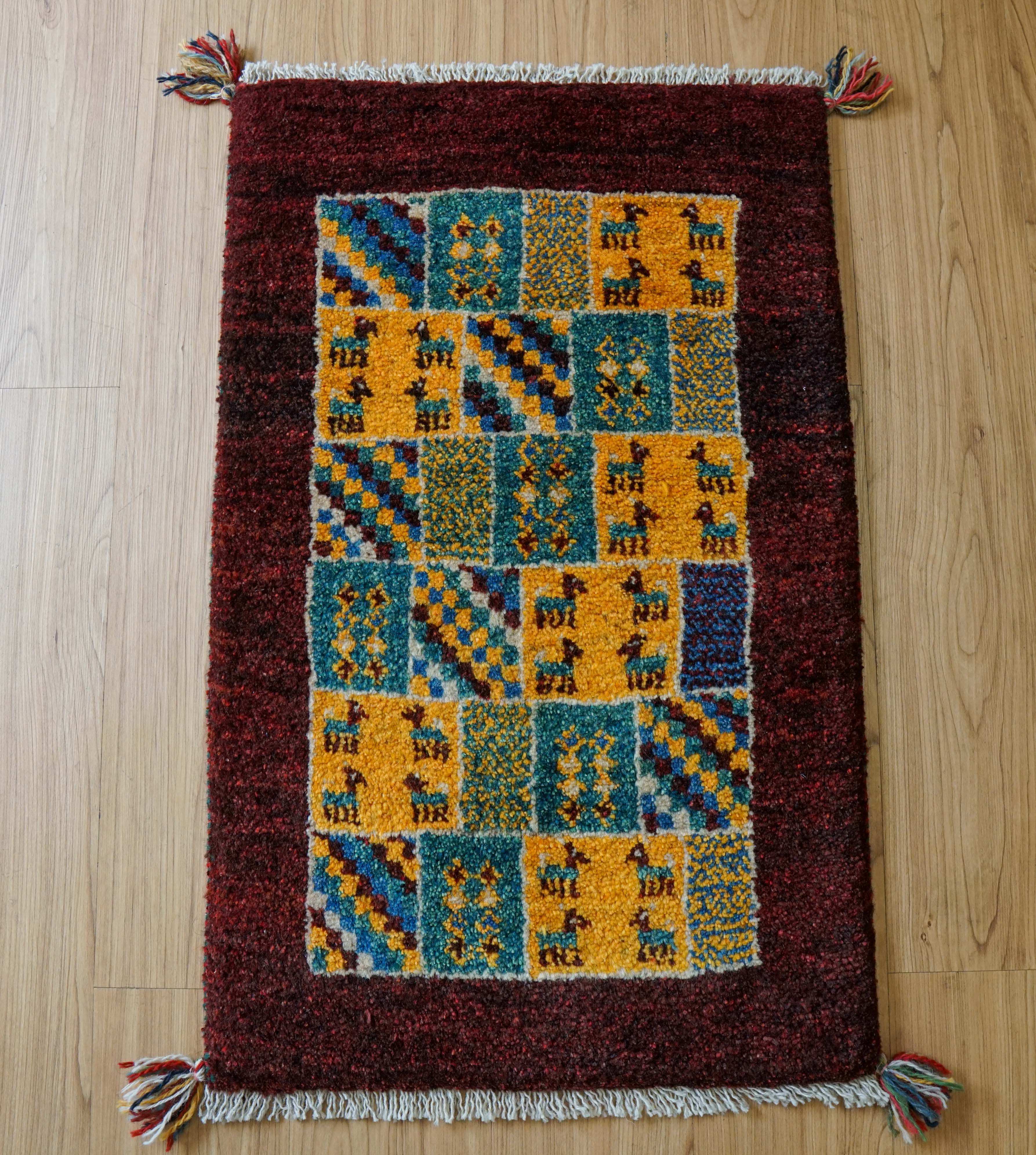 ペルシャ絨毯 手織りギャッベ アマレ族 ギャベ 40×40cm 76×52cm ペルシャ絨毯 手織りギャッベアマレ族 - Decorworks
