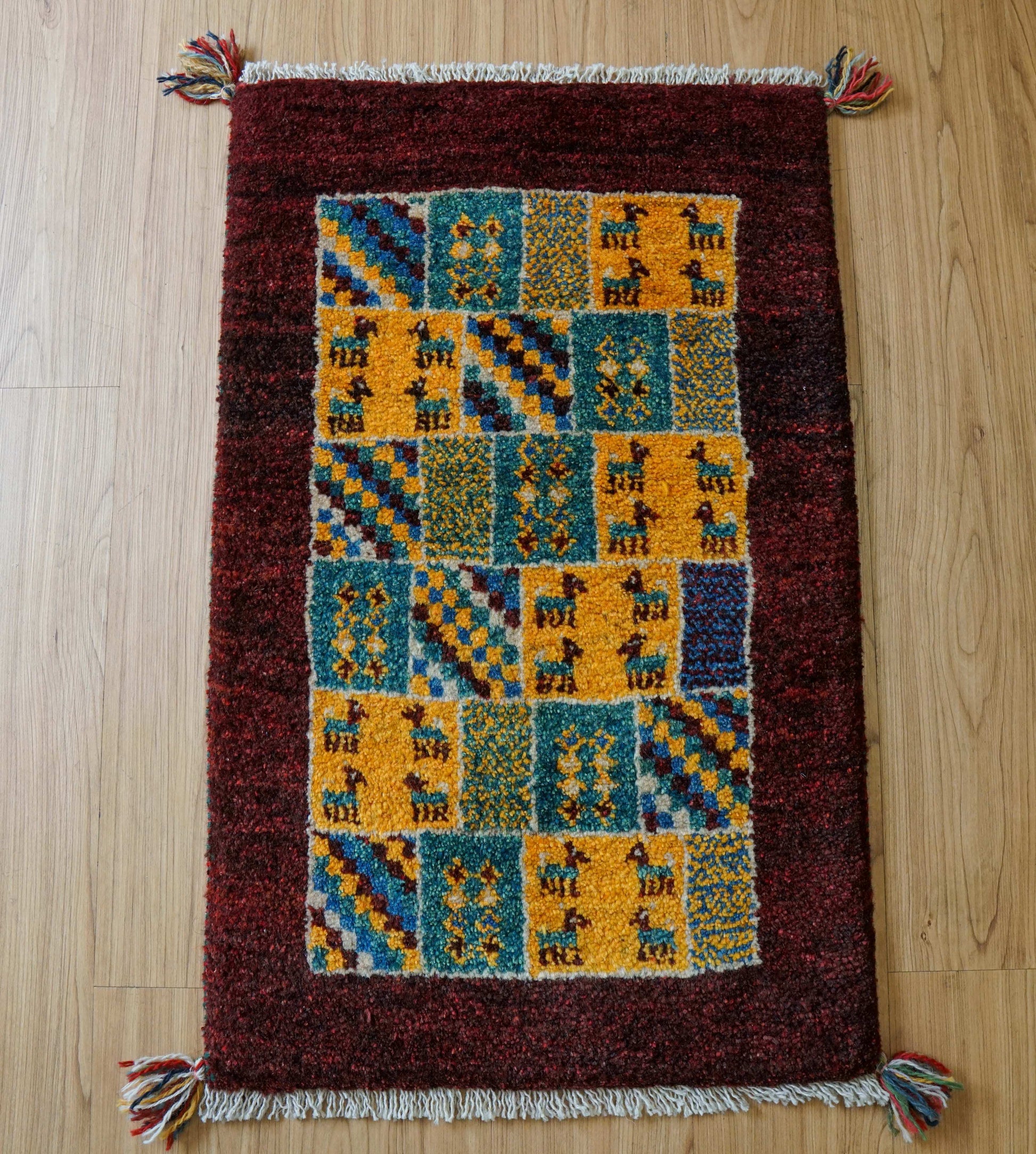  ペルシャ絨毯 手織りギャッベ アマレ族 ギャベ 81×51cm