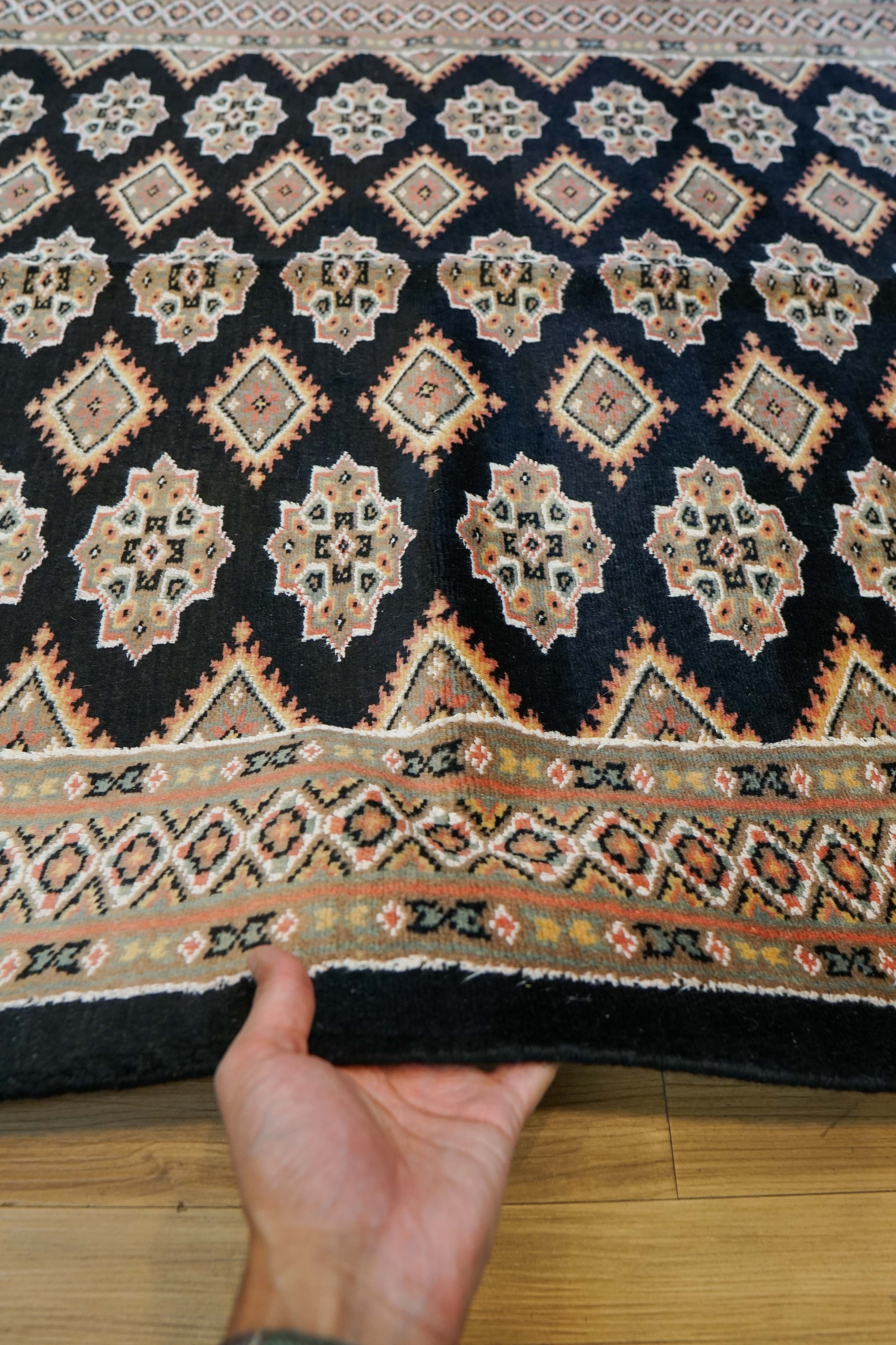 パキスタン手織り絨毯 185×120cm – Decorworks