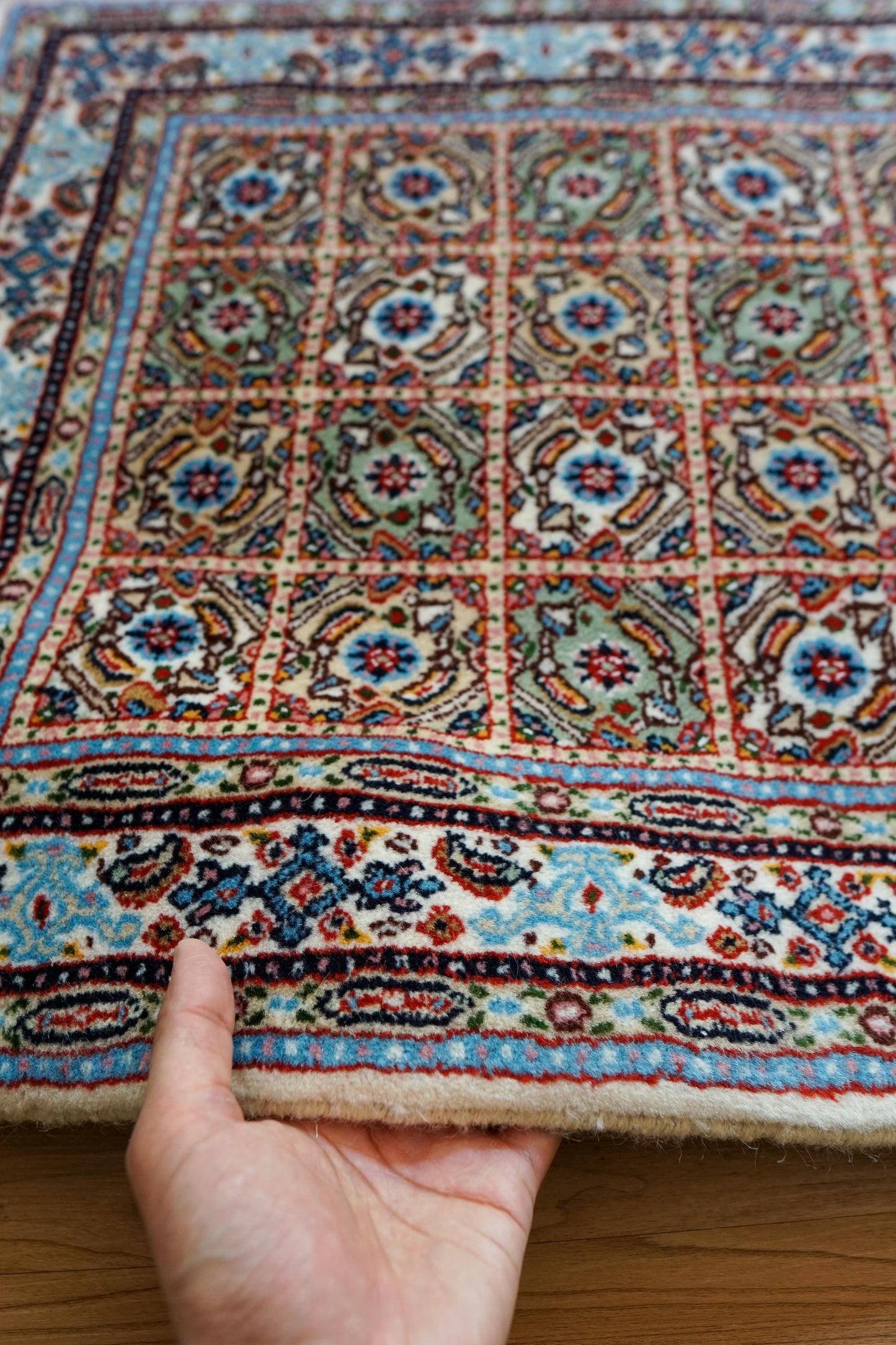  ペルシャ絨毯　ムード産　89×60cm