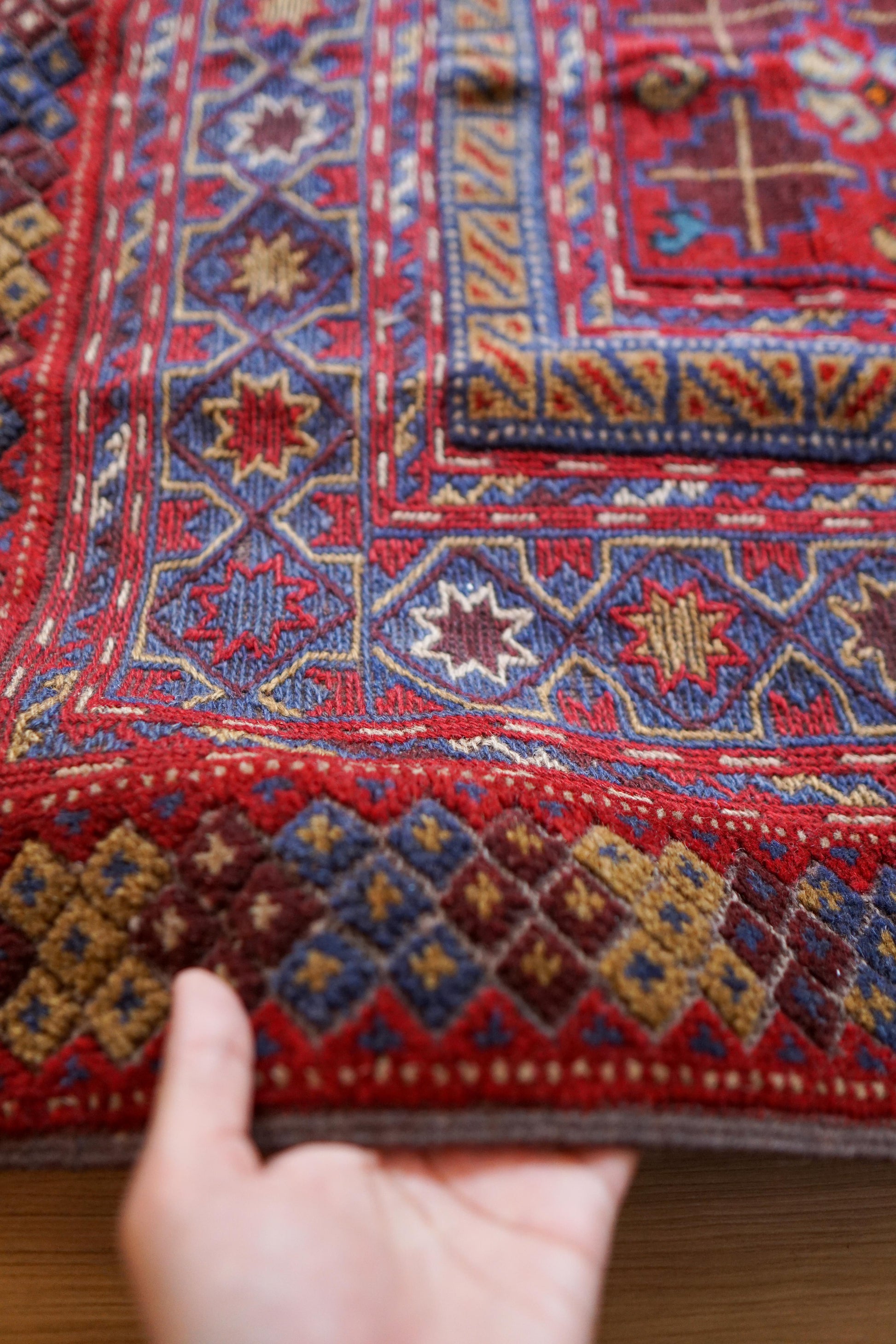 手織りマシュワニキリム 125×113cm｜アフガニスタン製 ウール100％ トライバルラグ 幾何学模様