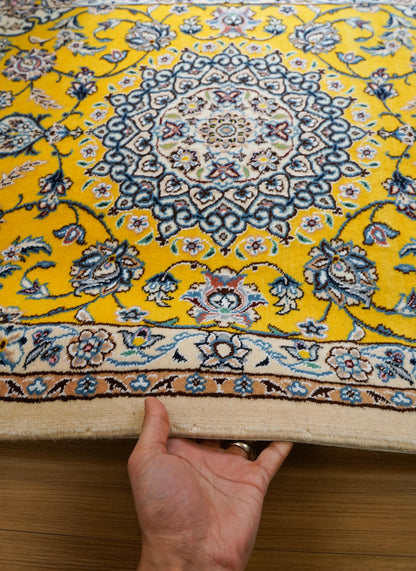 手織りペルシャ絨毯 ナイン産 120×80cm　