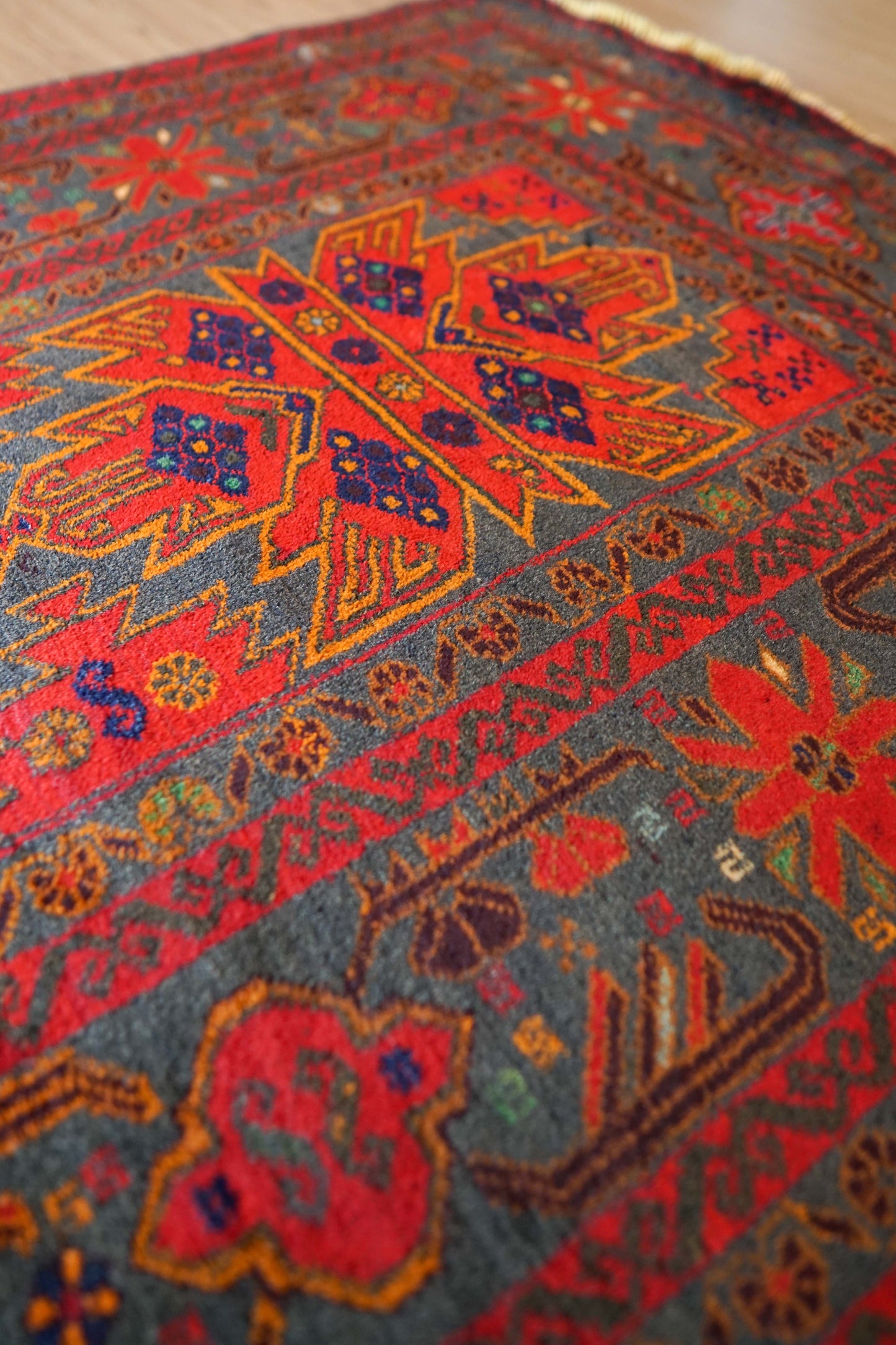  バルーチ トライバルラグ 194×109cm