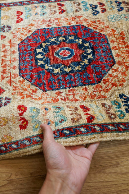  アフガン ガズニー手織り絨毯 ベージュ×レッド 92×56cm