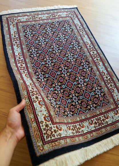  ペルシャ 絨毯　ムード産 89×58cm