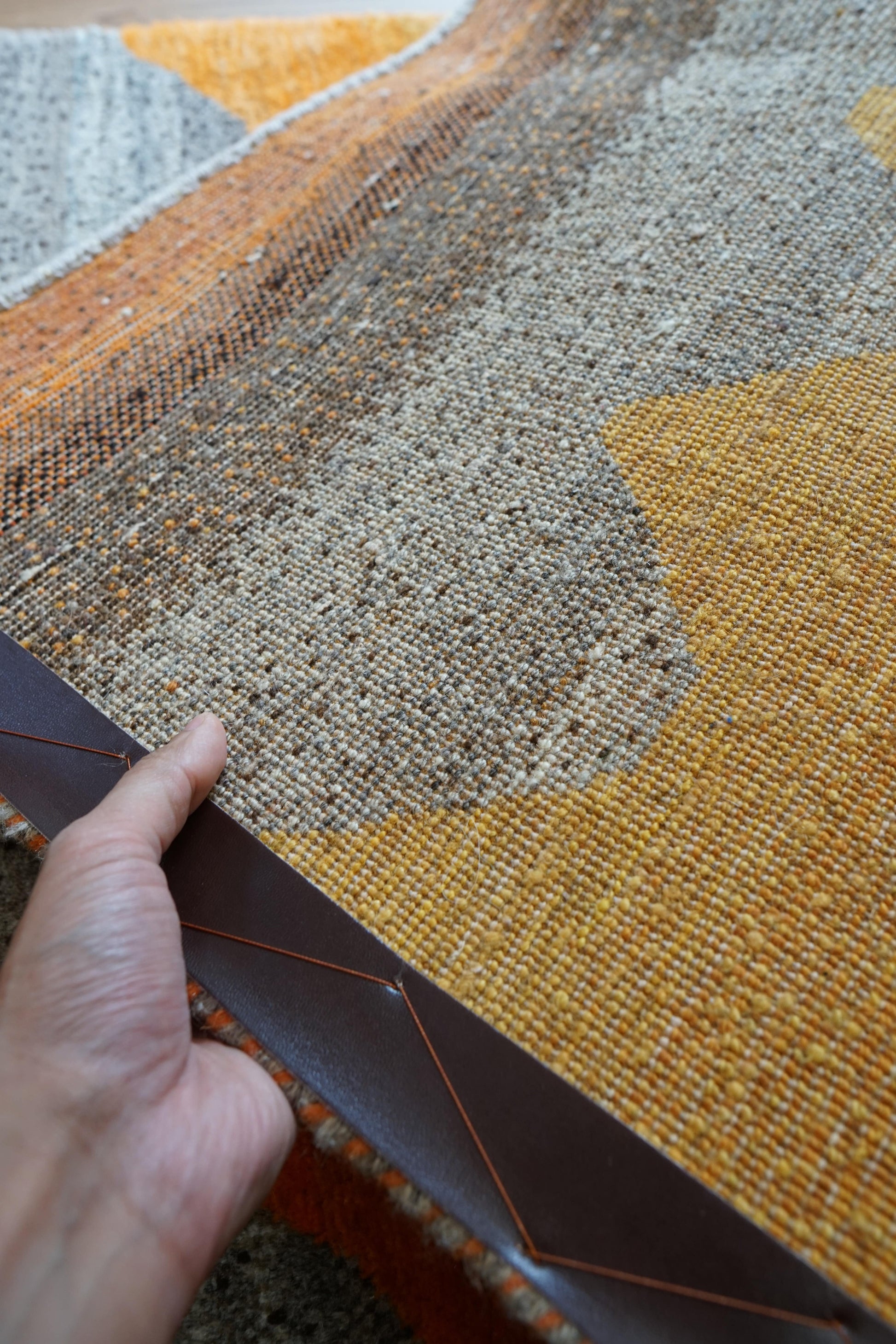 Collection ペルシャ手織り絨毯 カシュクリギャッベ (リーズバフト） 118×84cm 山と生命の樹デザイン ウールラグ