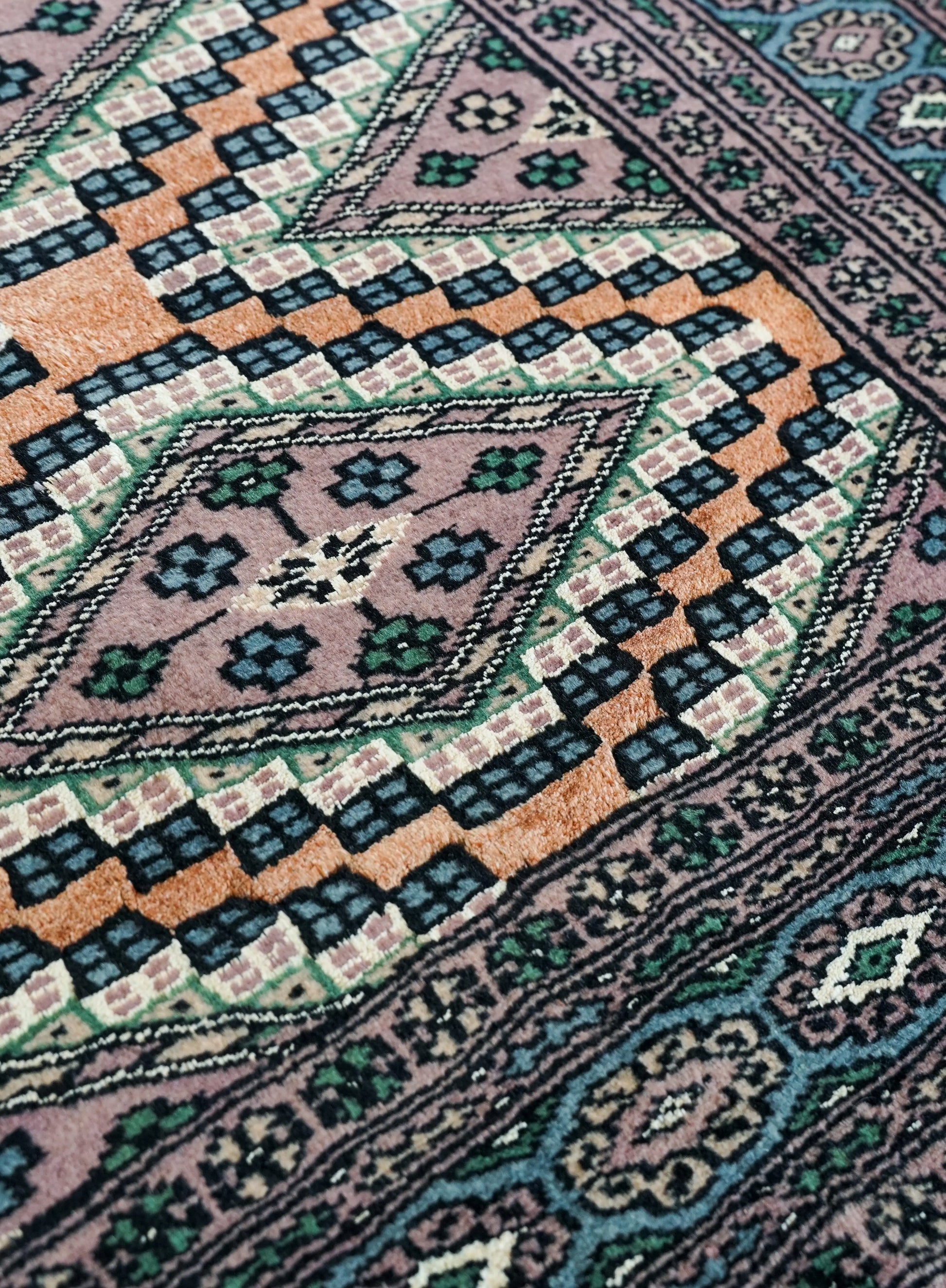 116×77cm パキスタン手織り絨毯 Decorworks