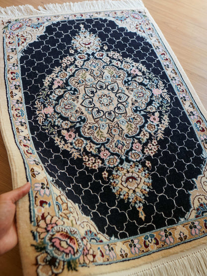  ペルシャ手織り絨毯 ナイン産 93×65cm