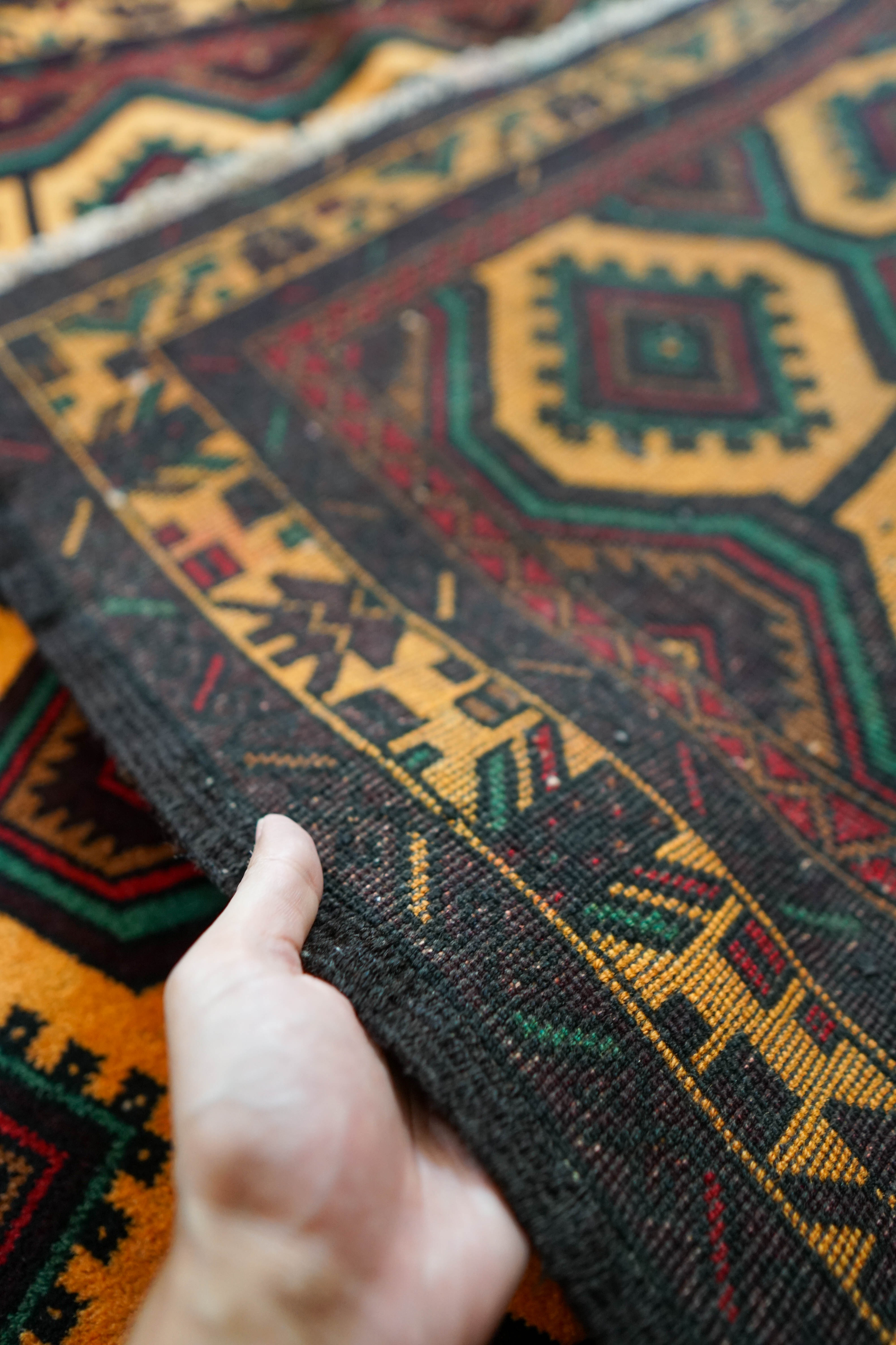 トライバルラグ（トルクメン族）180×113cm – Decorworks