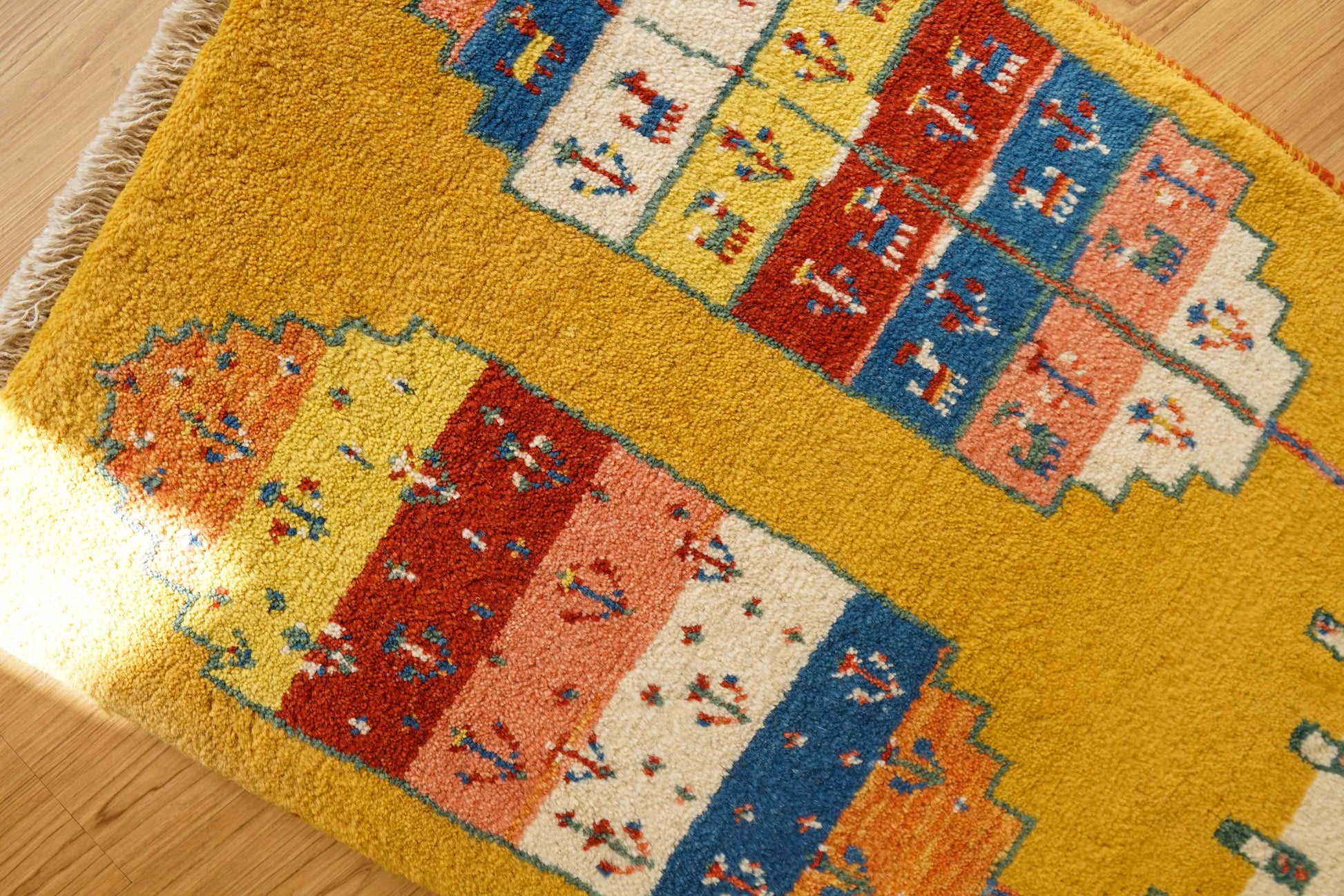  ペルシャ絨毯 手織りギャッベ 89×66cm