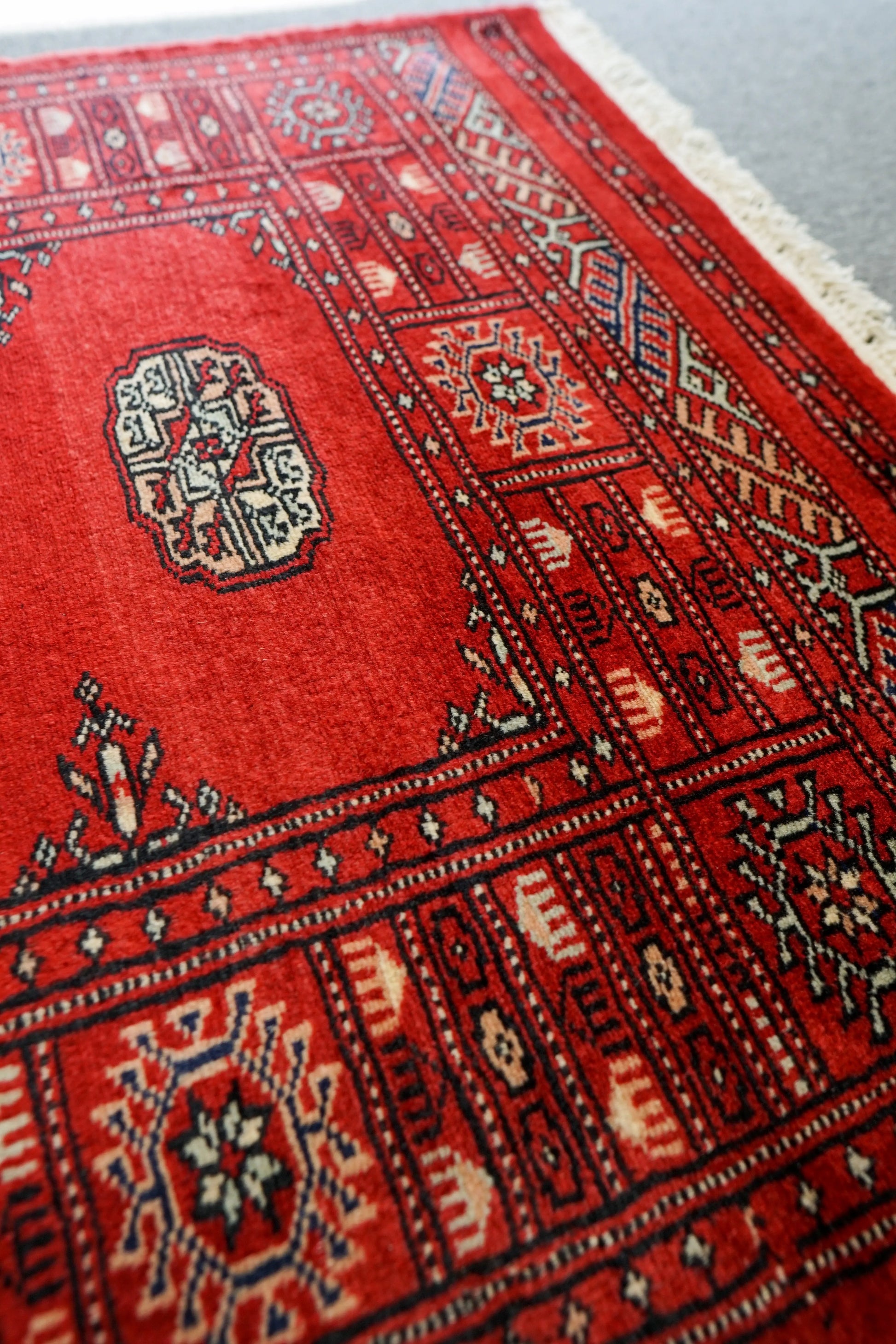 114×80cm トルクメン ボハララグ 手織り絨毯 パキスタン絨毯 Decorworks