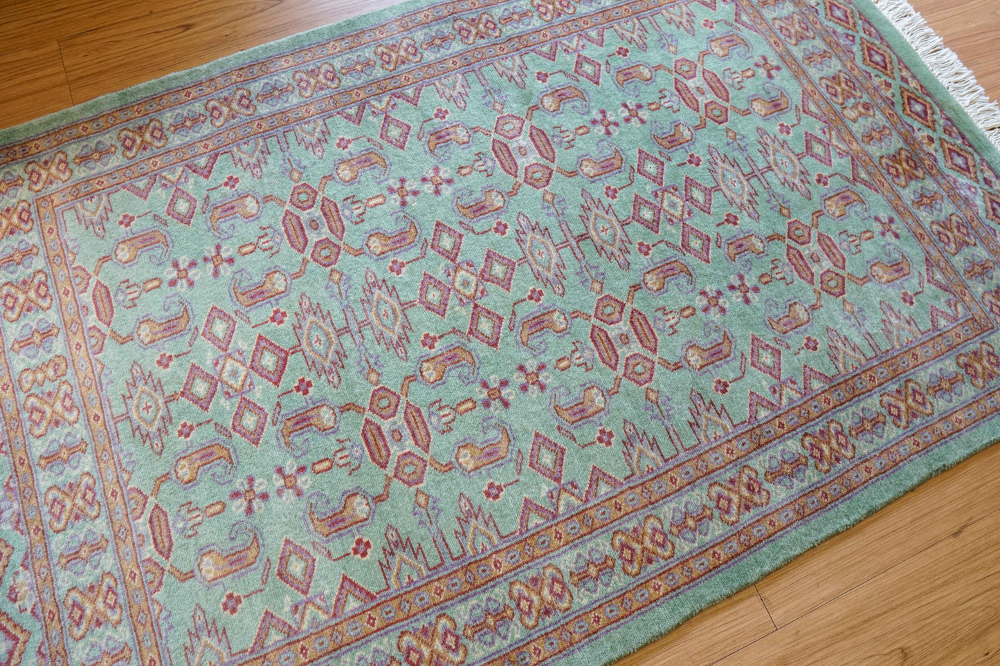 パキスタン手織り絨毯 124×77cm