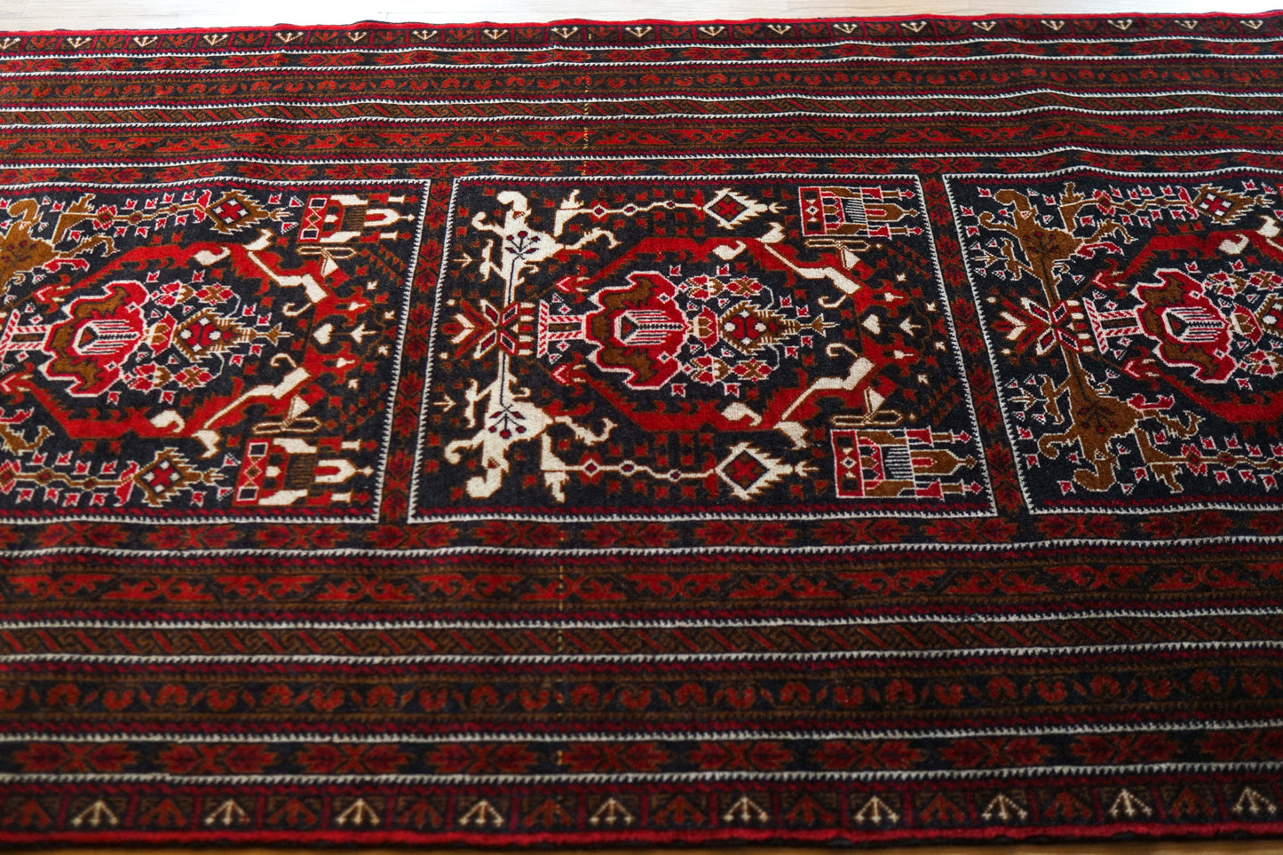  アフガニスタン手織り絨毯 ビルジククオリティ 292×89cm