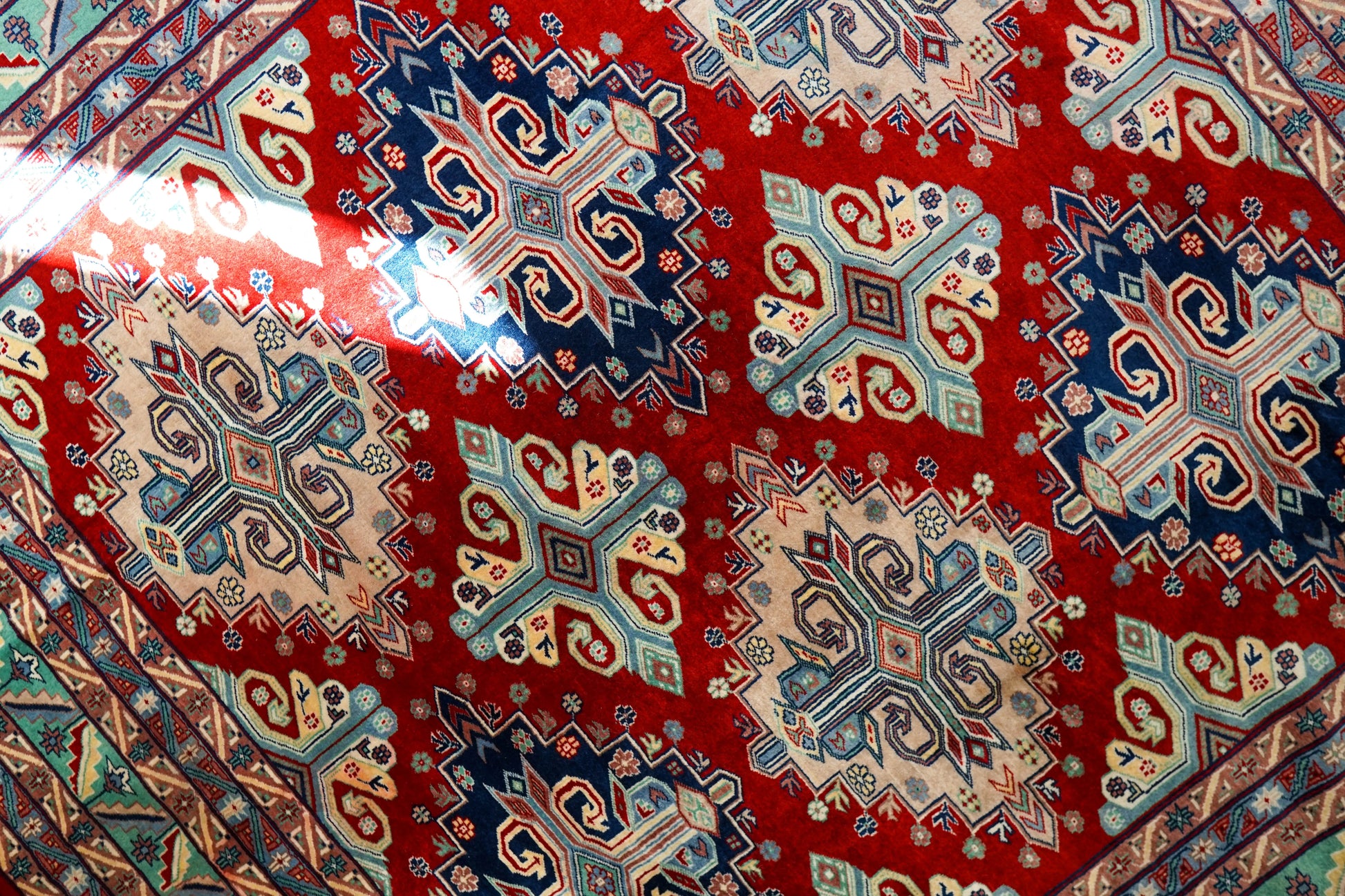 パキスタン絨毯　219×205cm Decorworks